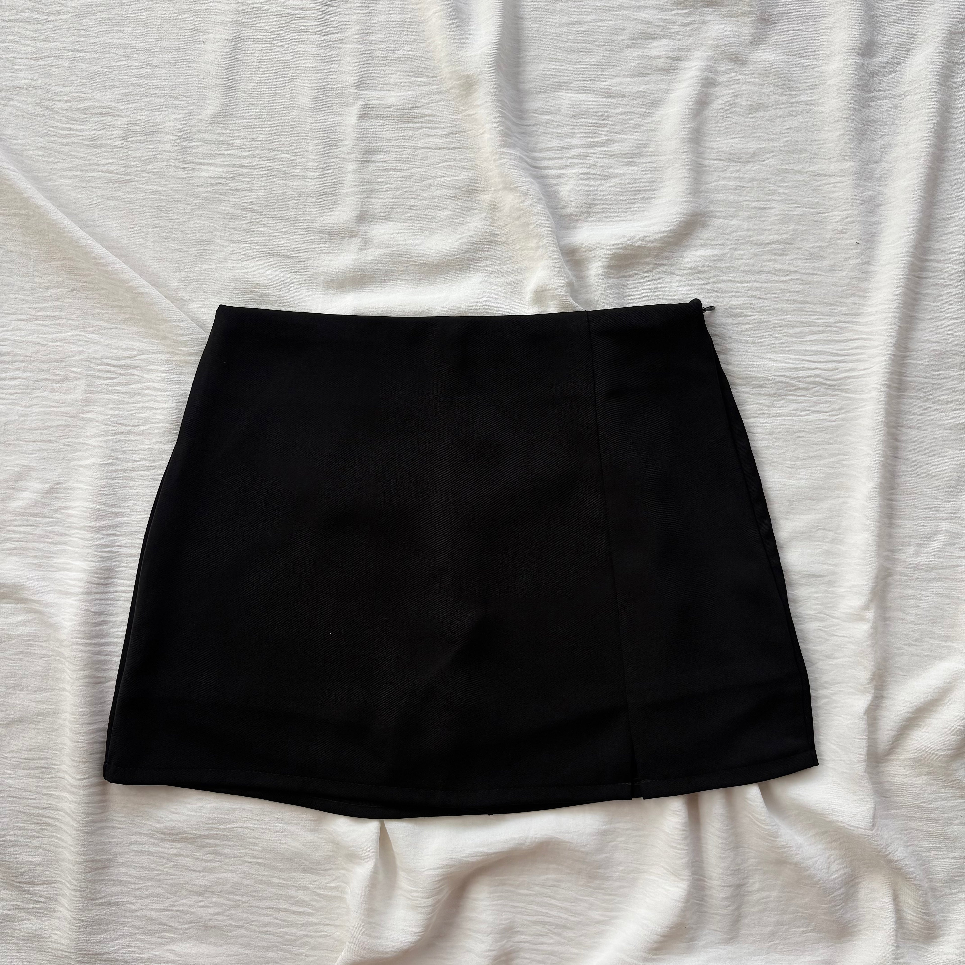 BLACK SKIRT WITH SHORTS (Two sizes available)