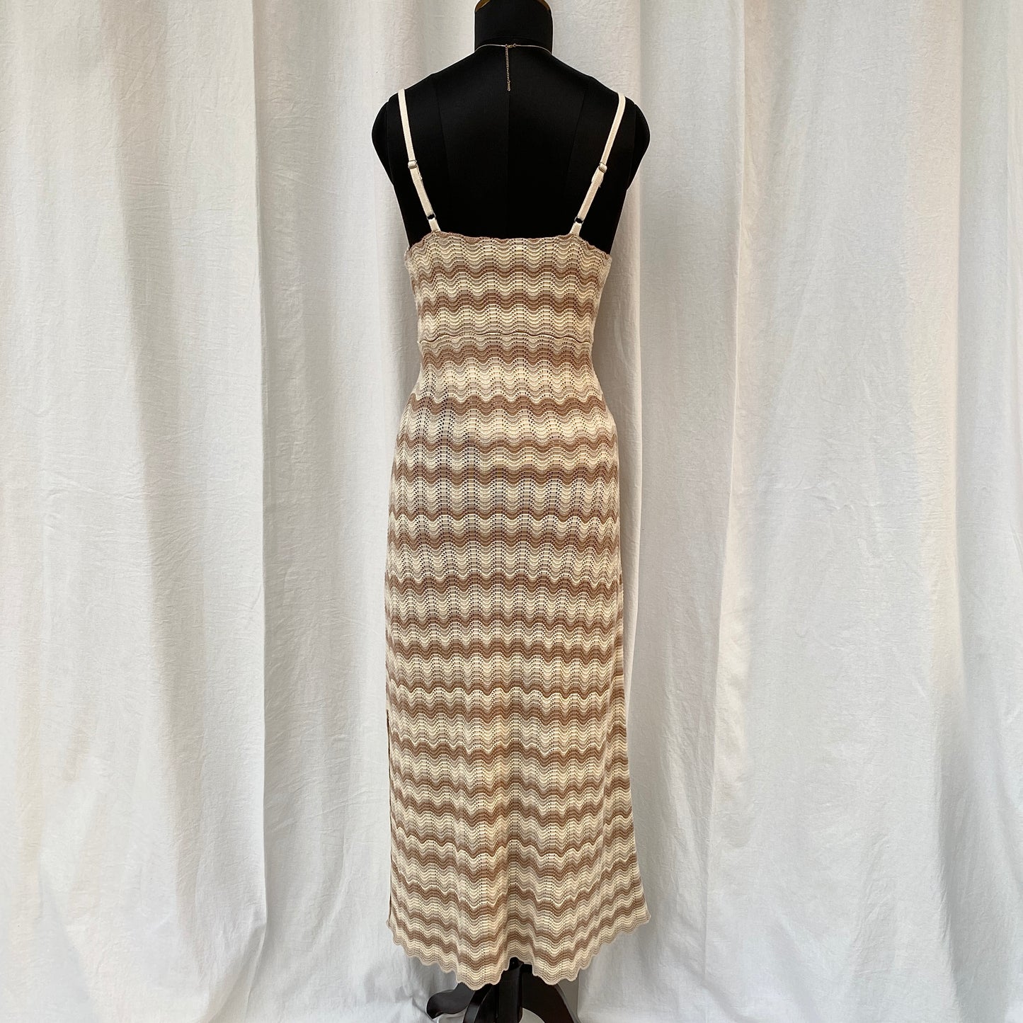 BROWN CROCHET DRESS FROM HOLLISTER (Bust : 34-36, Upper Waist : 28-34)
