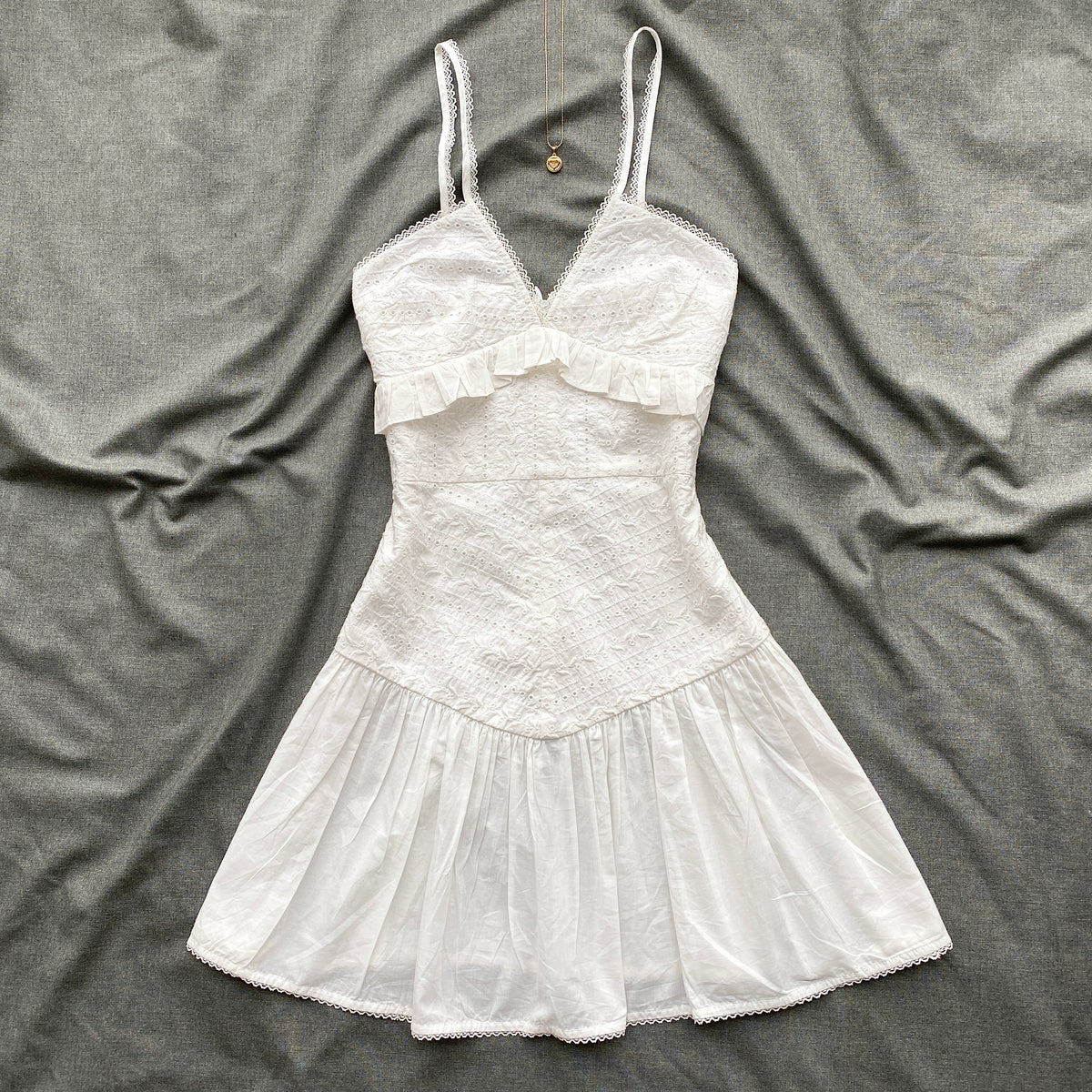 WHITE EYELET DRESS (Bust : 32-34, Upper Waist : 26-28)