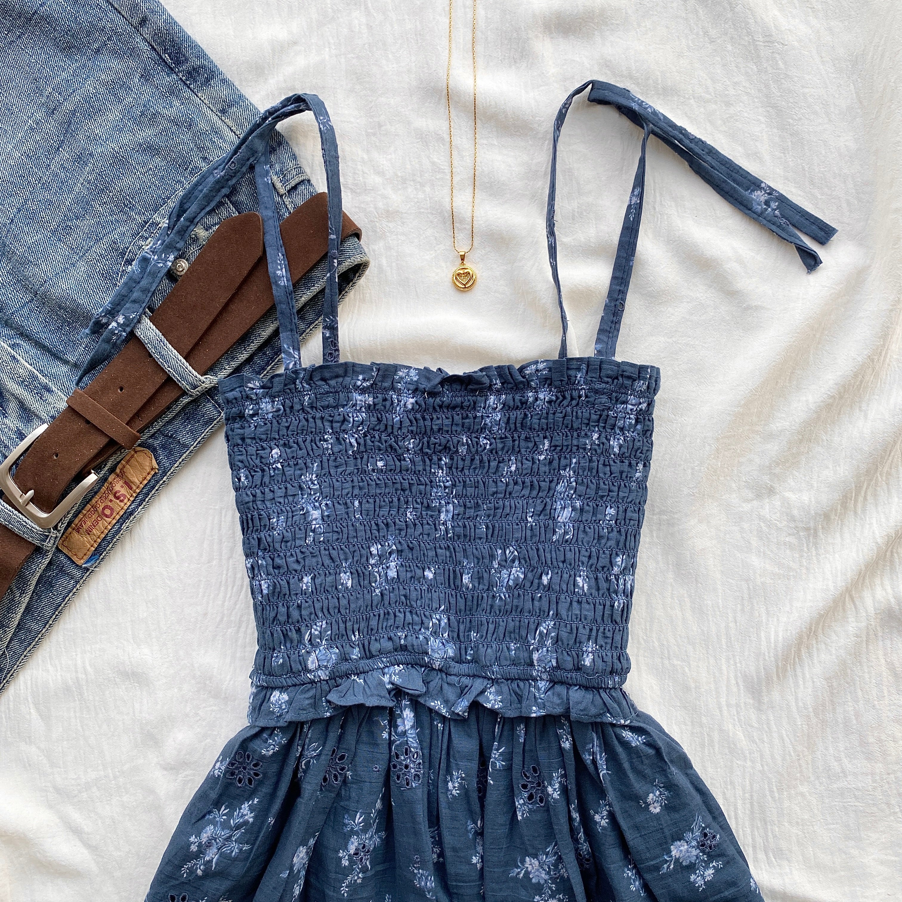 BLUE FLORAL TOP FROM AMERICAN EAGLE (Sizes available)