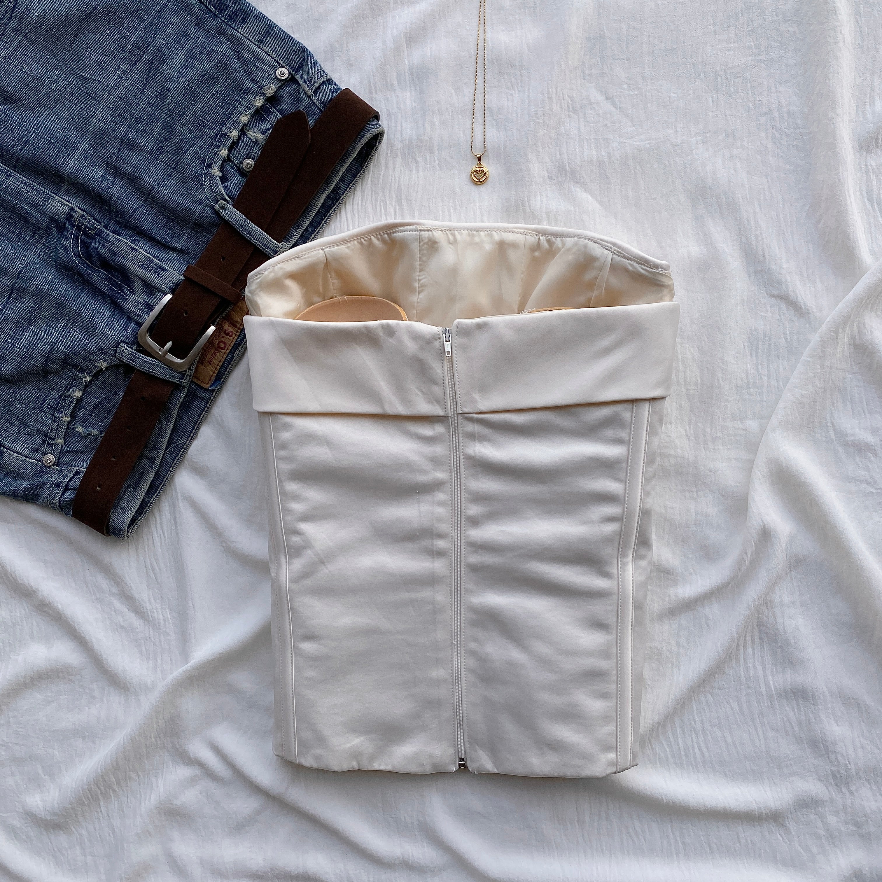 IVORY CORSET (Bust : 36-38, Upper Waist : 28-32)