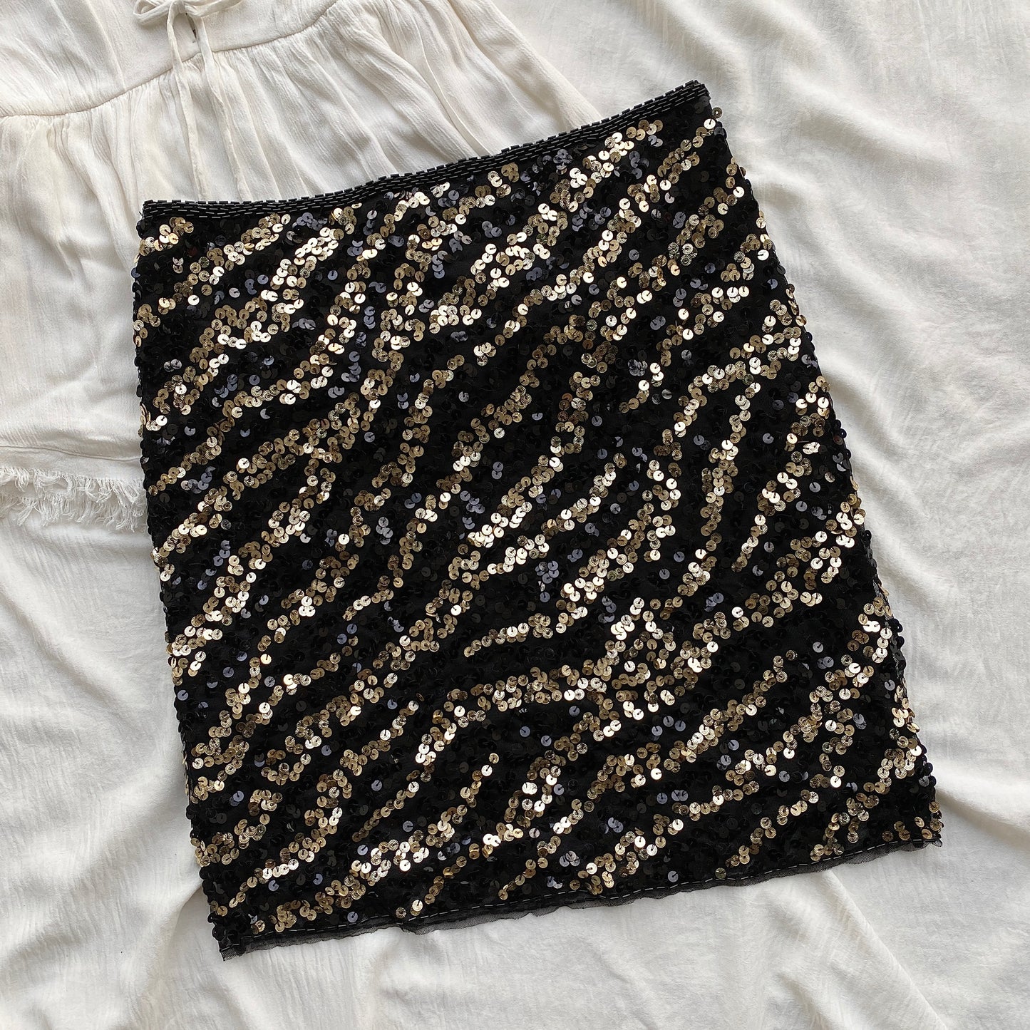 SEQUINNED SKIRT FROM MANGO  (Waist : 26-29)