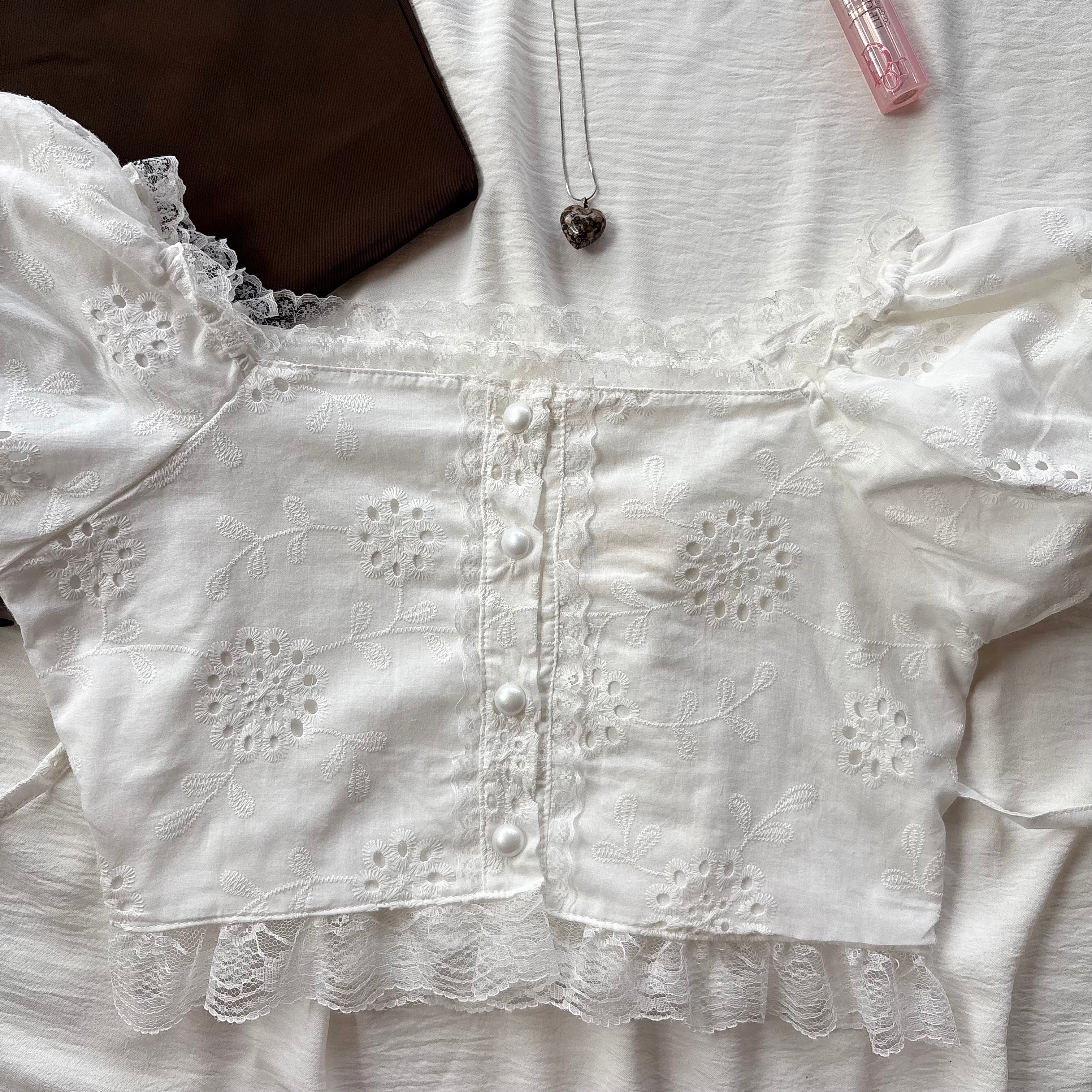 WHITE TOP WITH PUFF SLEEVES