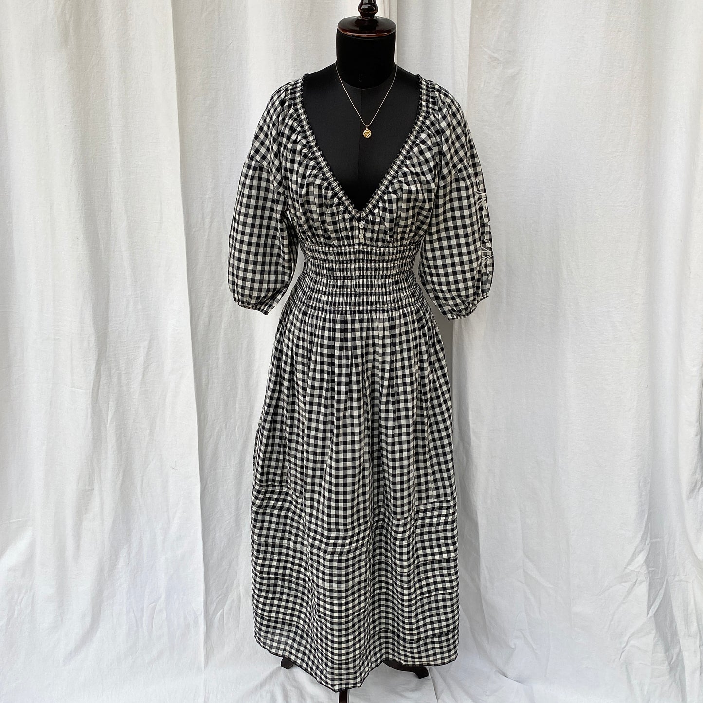 BLACK GINGHAM DRESS FROM ABERCROMBIE AND FITCH (Bust : 32-34, Upper Waist : 26-34)