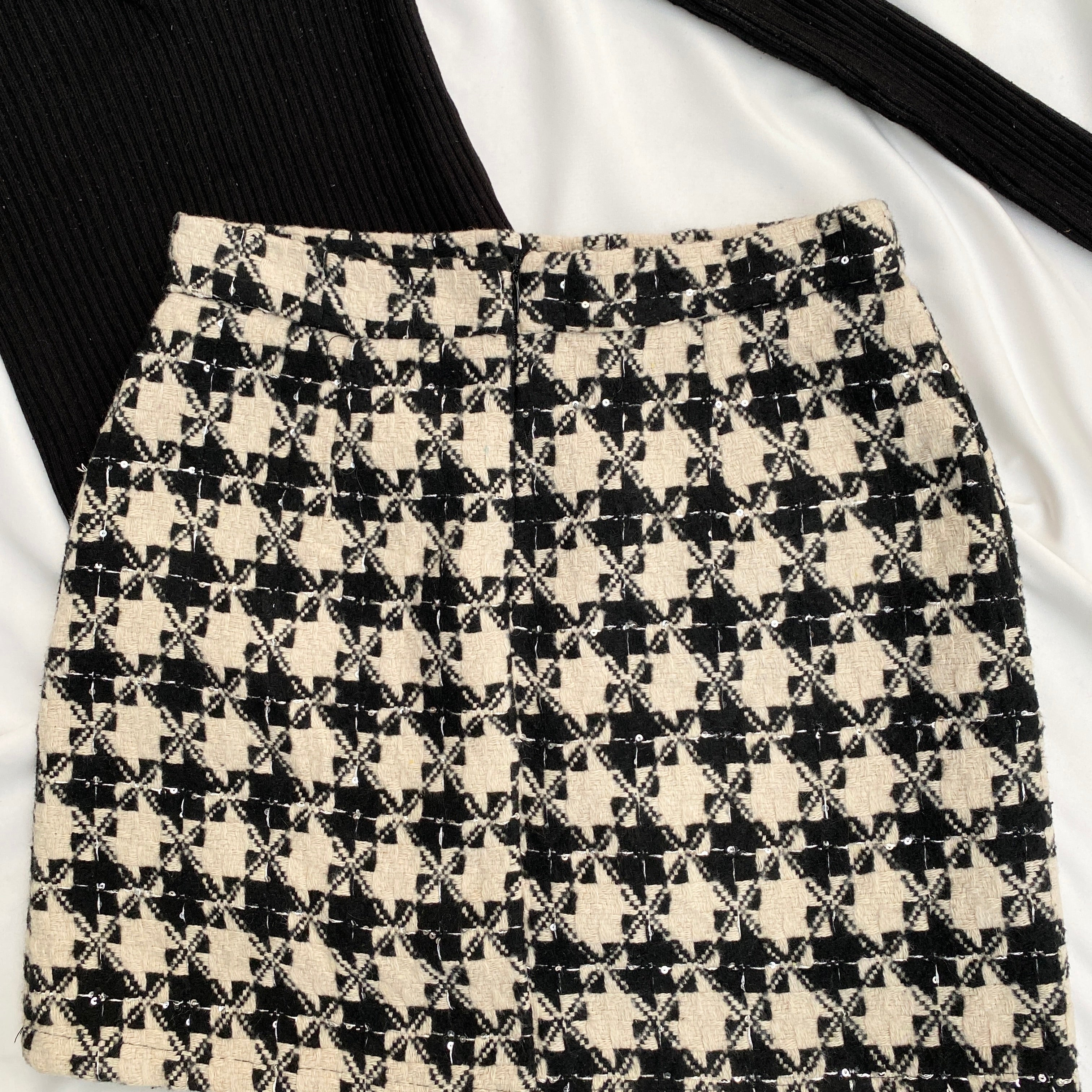 HOUNDSTOOTH SKIRT (Waist : 24-26)