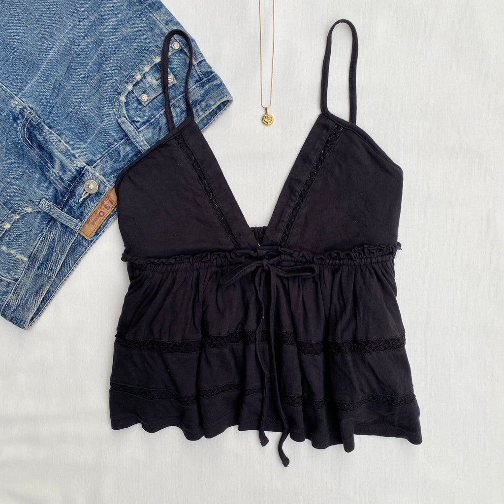 BLACK TOP FROM URBAN OUTFITTERS (Bust : 34-36, Upper Waist : 28-36)