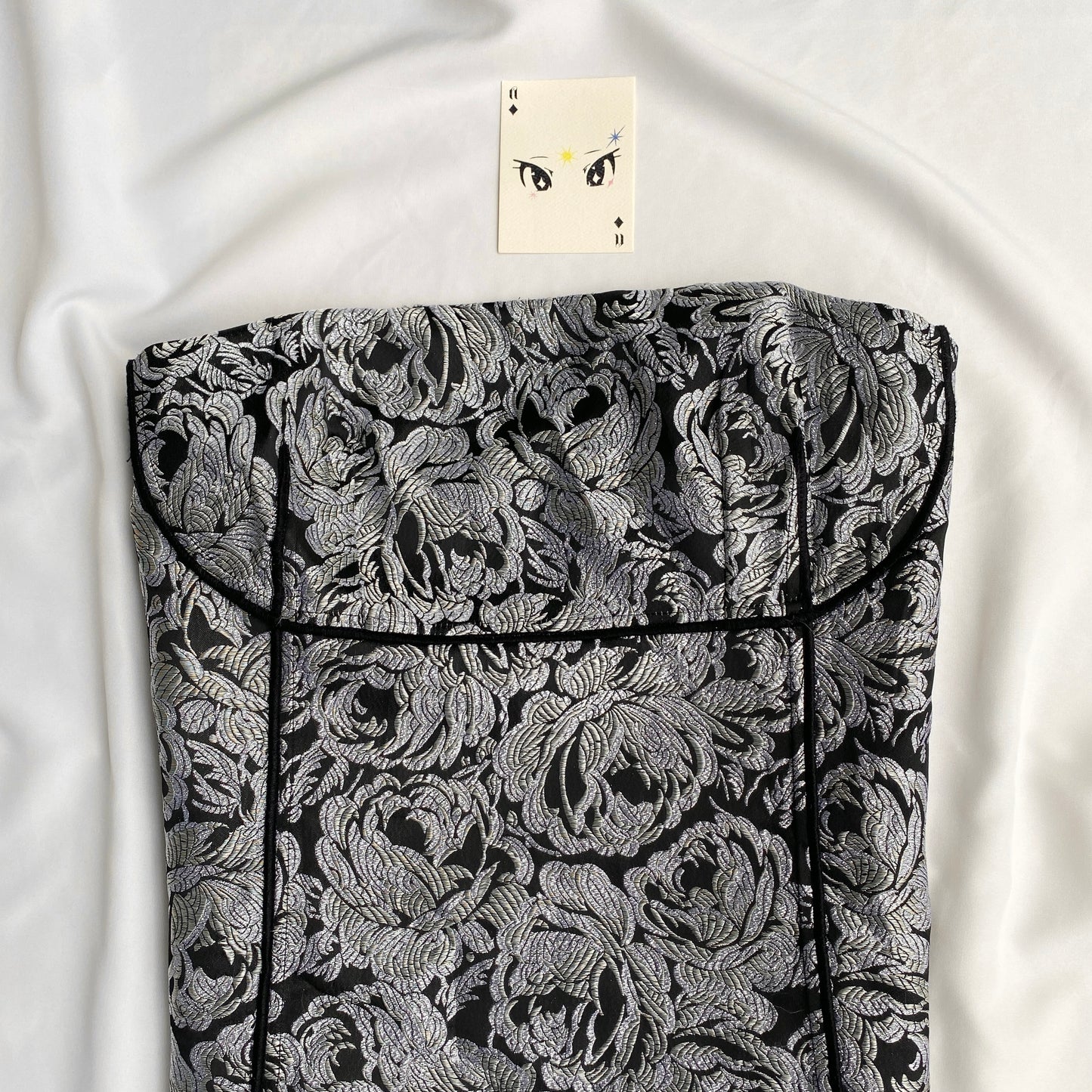 GREY ROSES JACQUARD CORSET (Bust : 32-34, Upper Waist : 28-30)