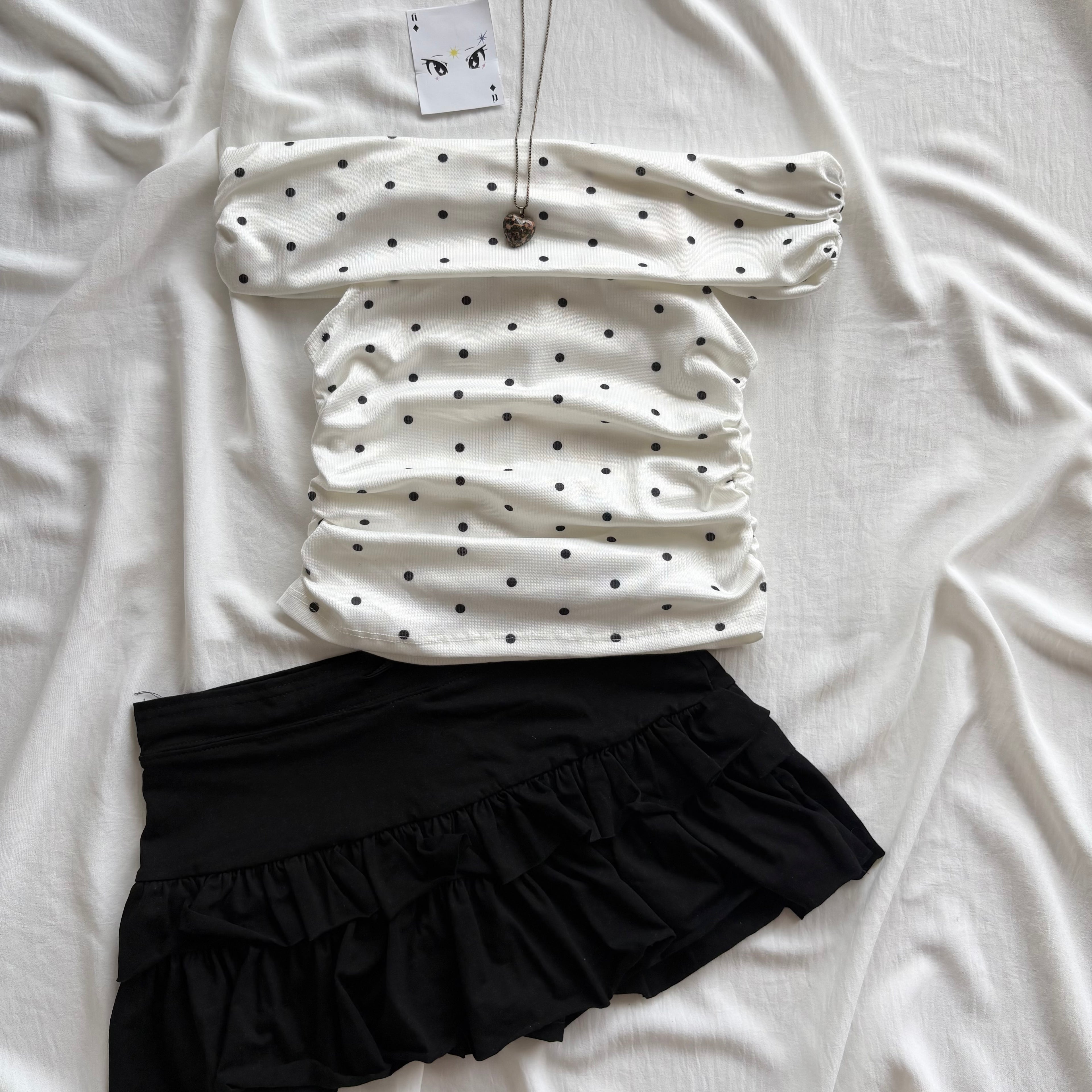 WHITE OFF SHOULDER TOP (Bust : 28-32, Upper Waist : 22-28)