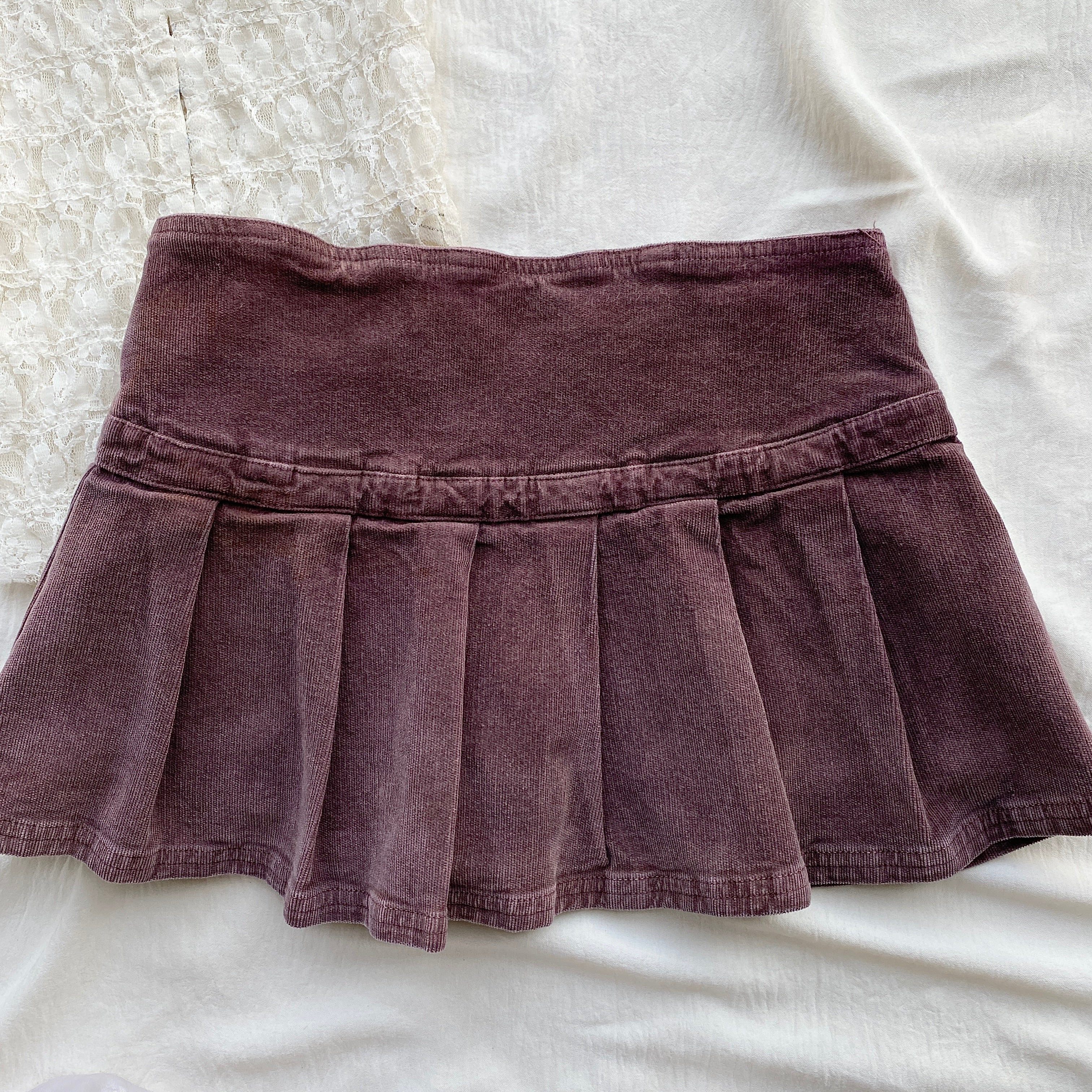 PURPLE CORDUROY MINI SKIRT (Waist : 28-30)