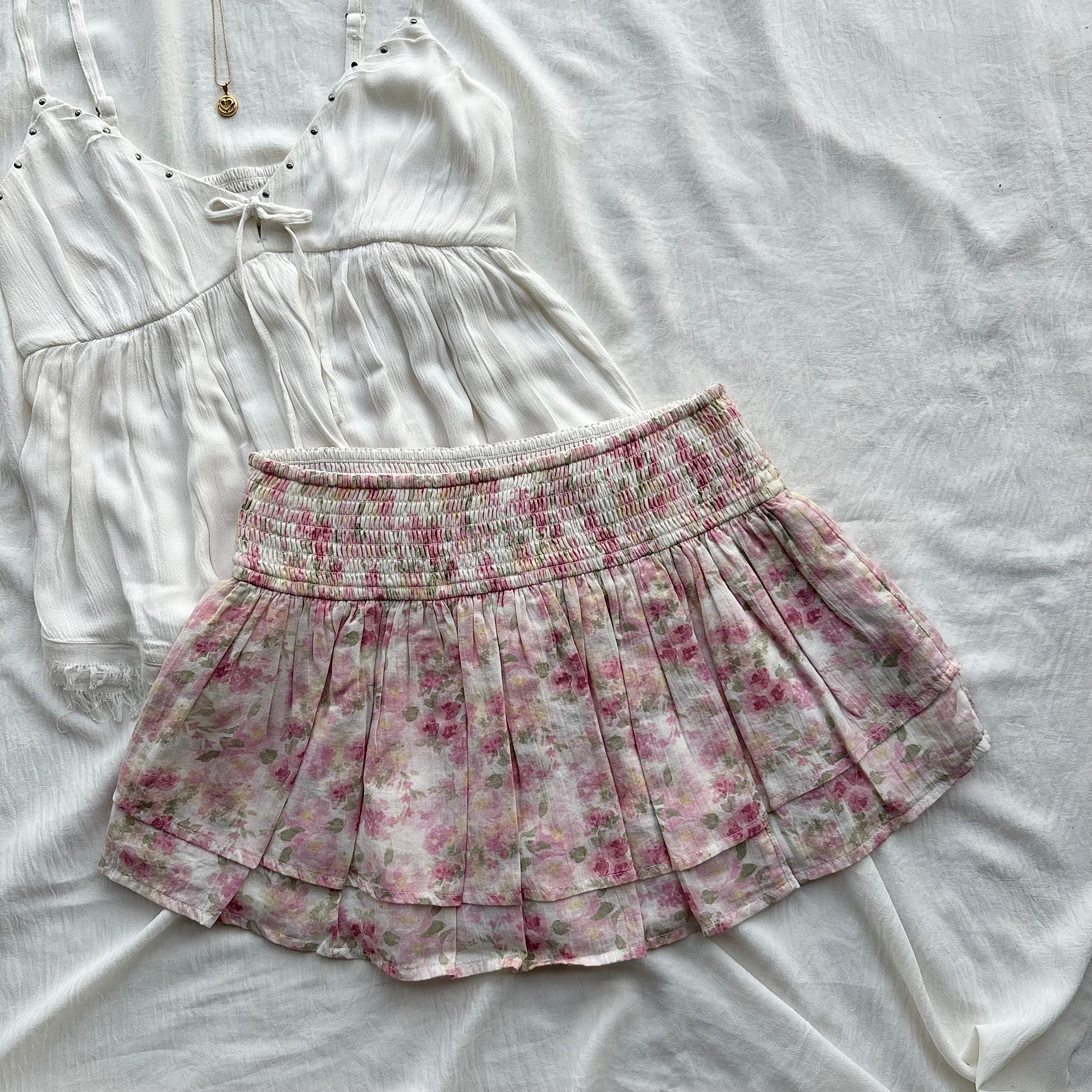 PINK RUFFLE MINI SKIRT FROM HOLLISTER (Waist : 24-28)