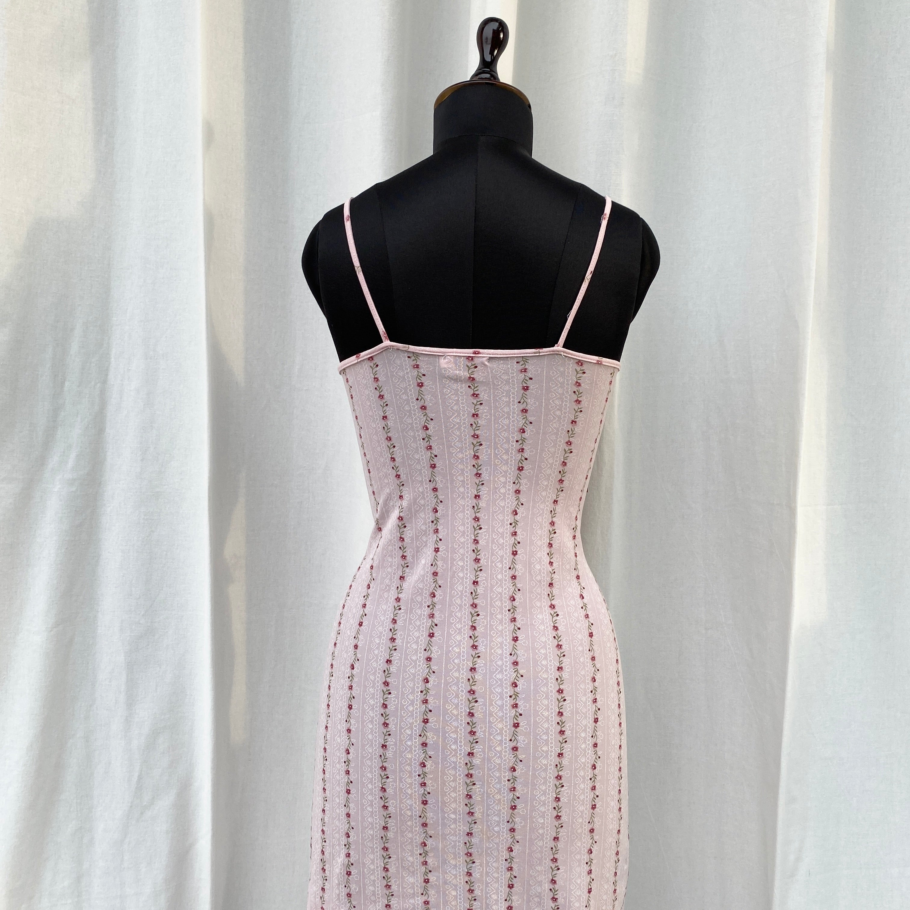 DISTY FLORAL DRESS (Bust : 32-34, Upper Waist : 28-34)