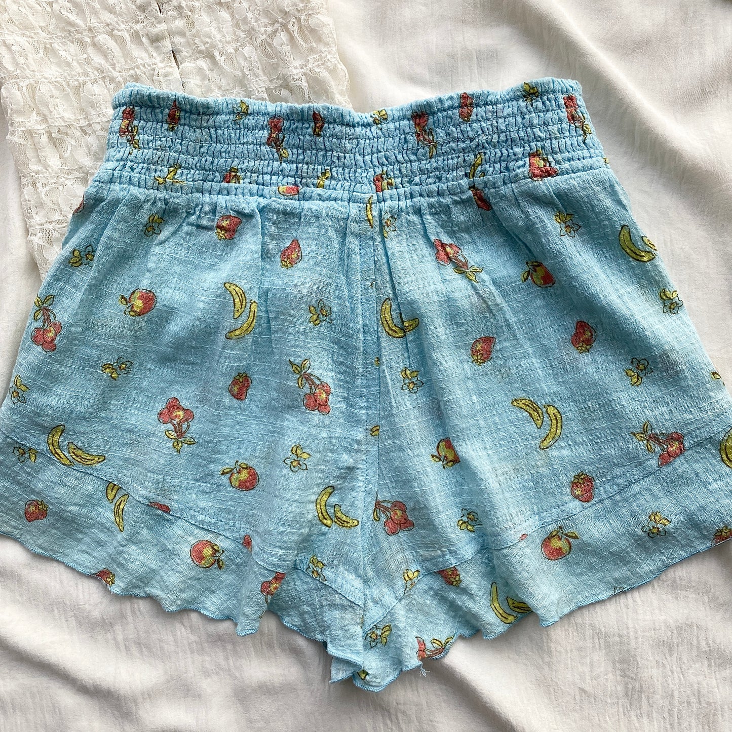 FUITY COTTON SHORTS FROM URBAN OUTFITTERS (Waist : 30-36)