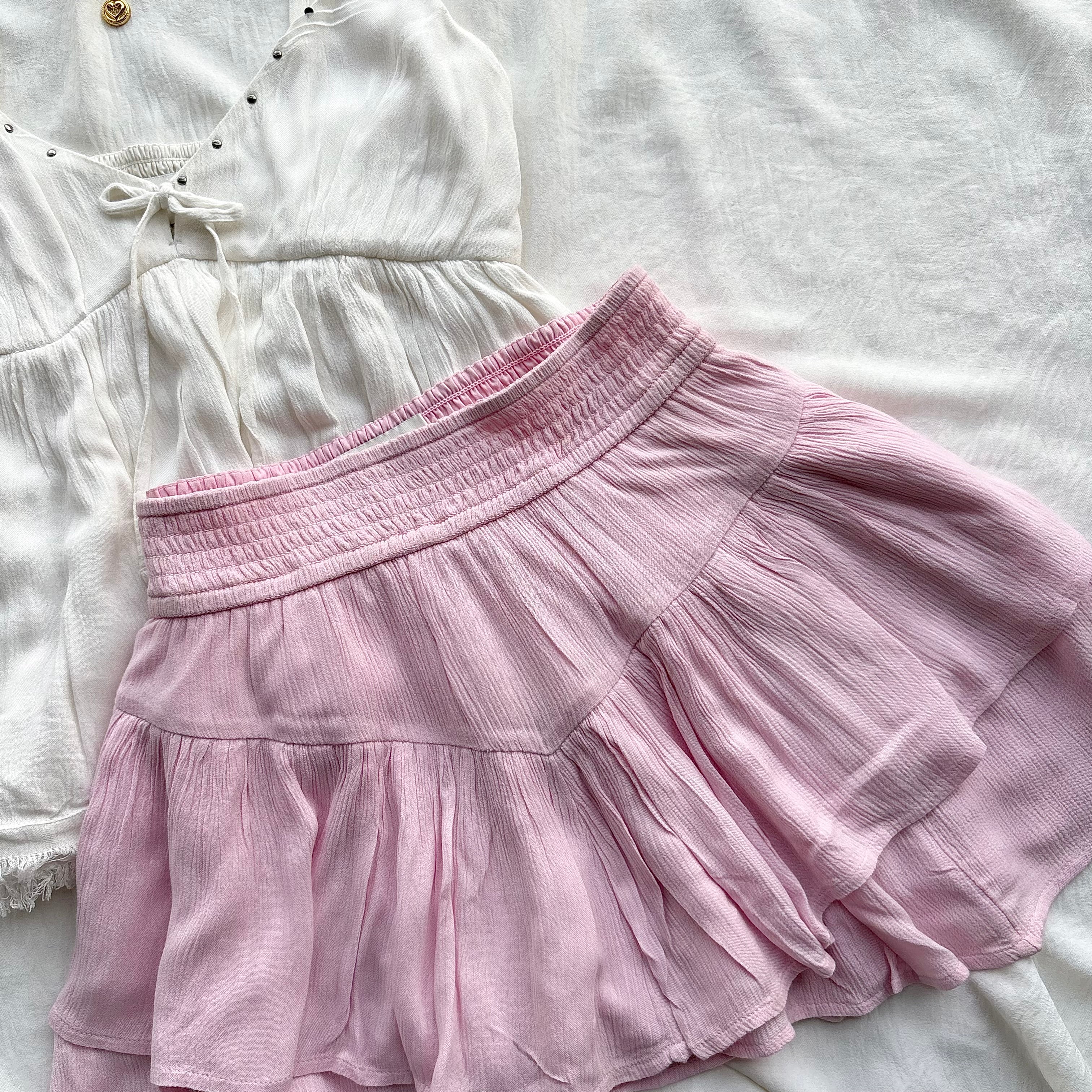 RUFFLE SKORT IN PINK FROM HOLLISTER (Waist : 24-28)