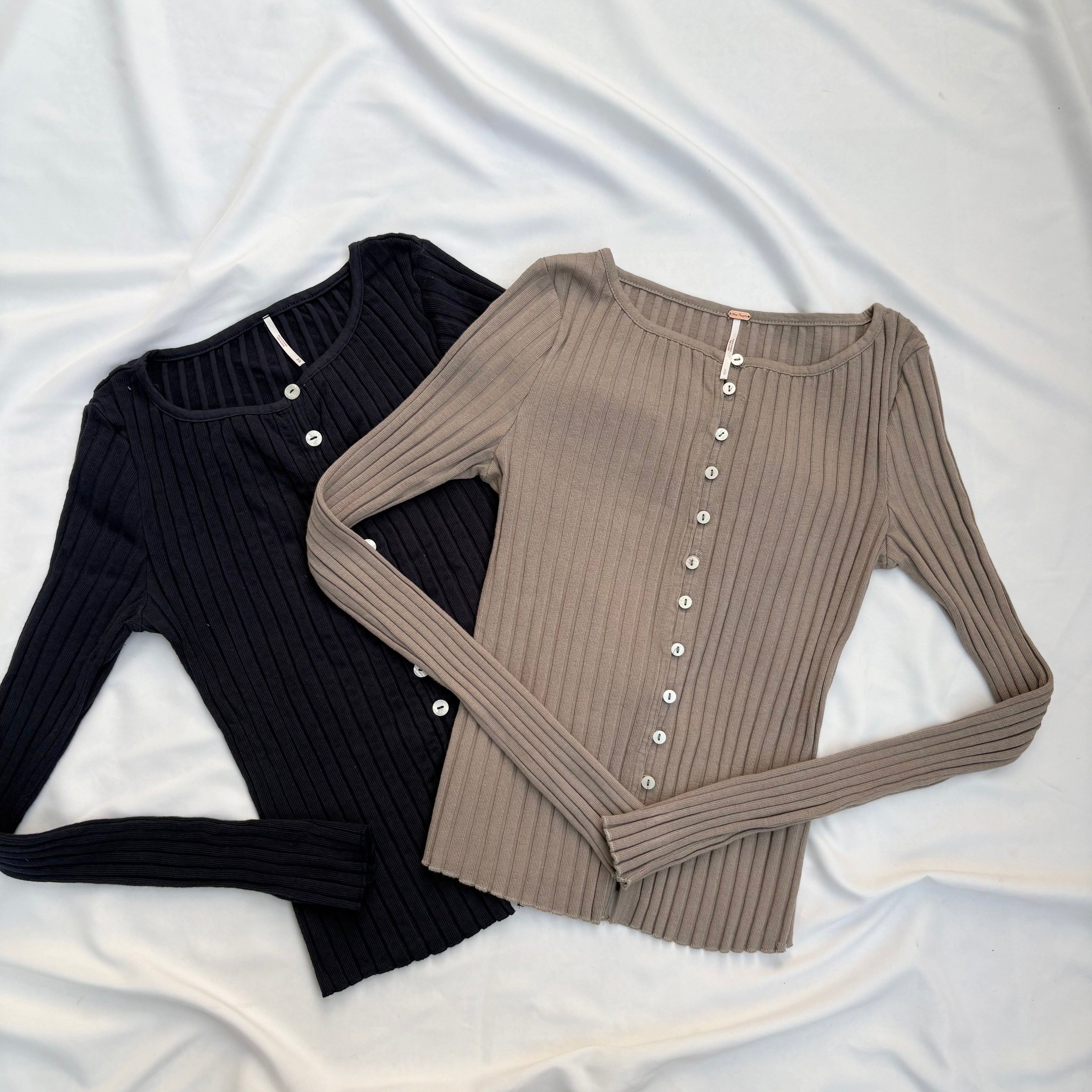 NAVY BLUE TOP/CARDIGAN FROM FREE PEOPLE (Bust : 30-34, Upper Waist : 26-34)