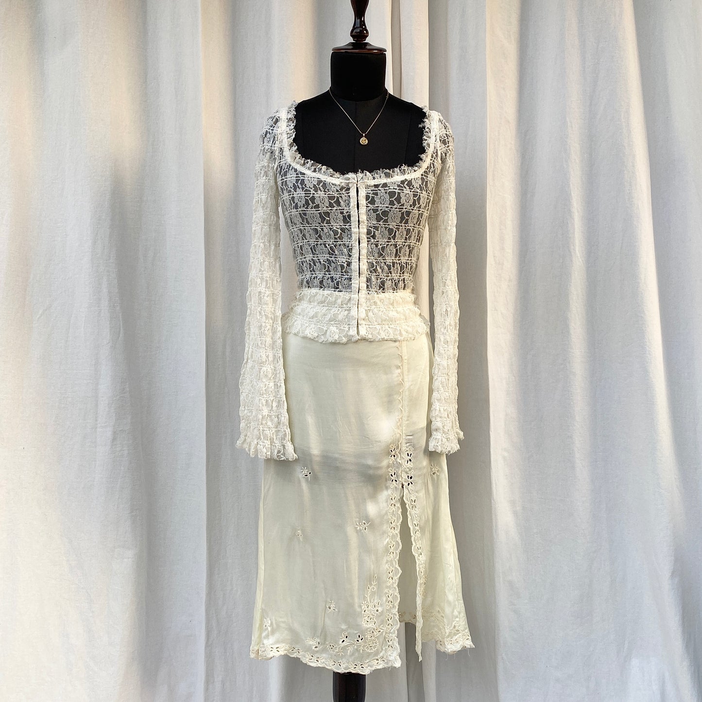 DREAMY SATIN SKIRT FROM ANTHROPOLOGY (Waist : 24-26)