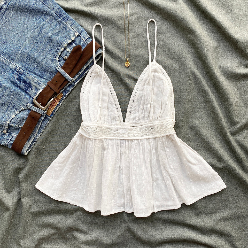 WHITE TOP (Bust : 34-36, Upper Waist : 26-30)