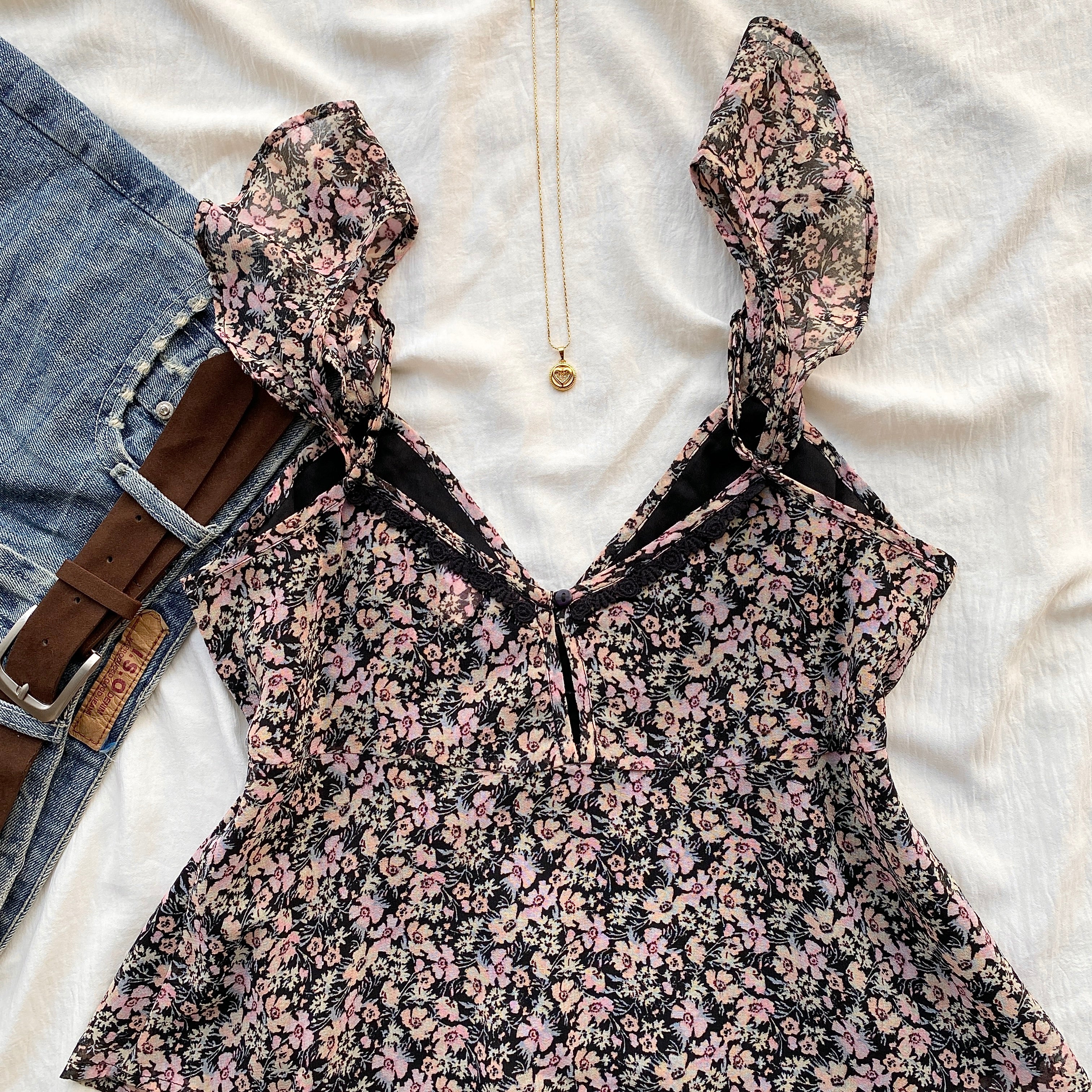 DITSY FLORAL TOP (Sizes available)