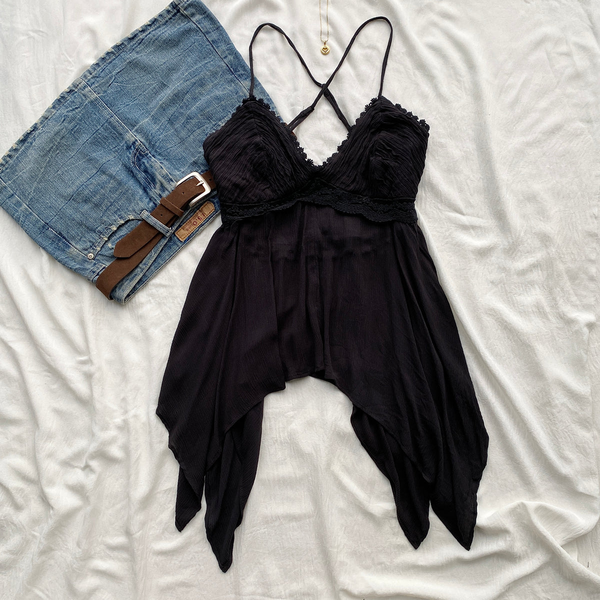 BLACK TOP FROM URBAN OUTFITTERS (Bust : 34-36, Upper Waist : 28-32)