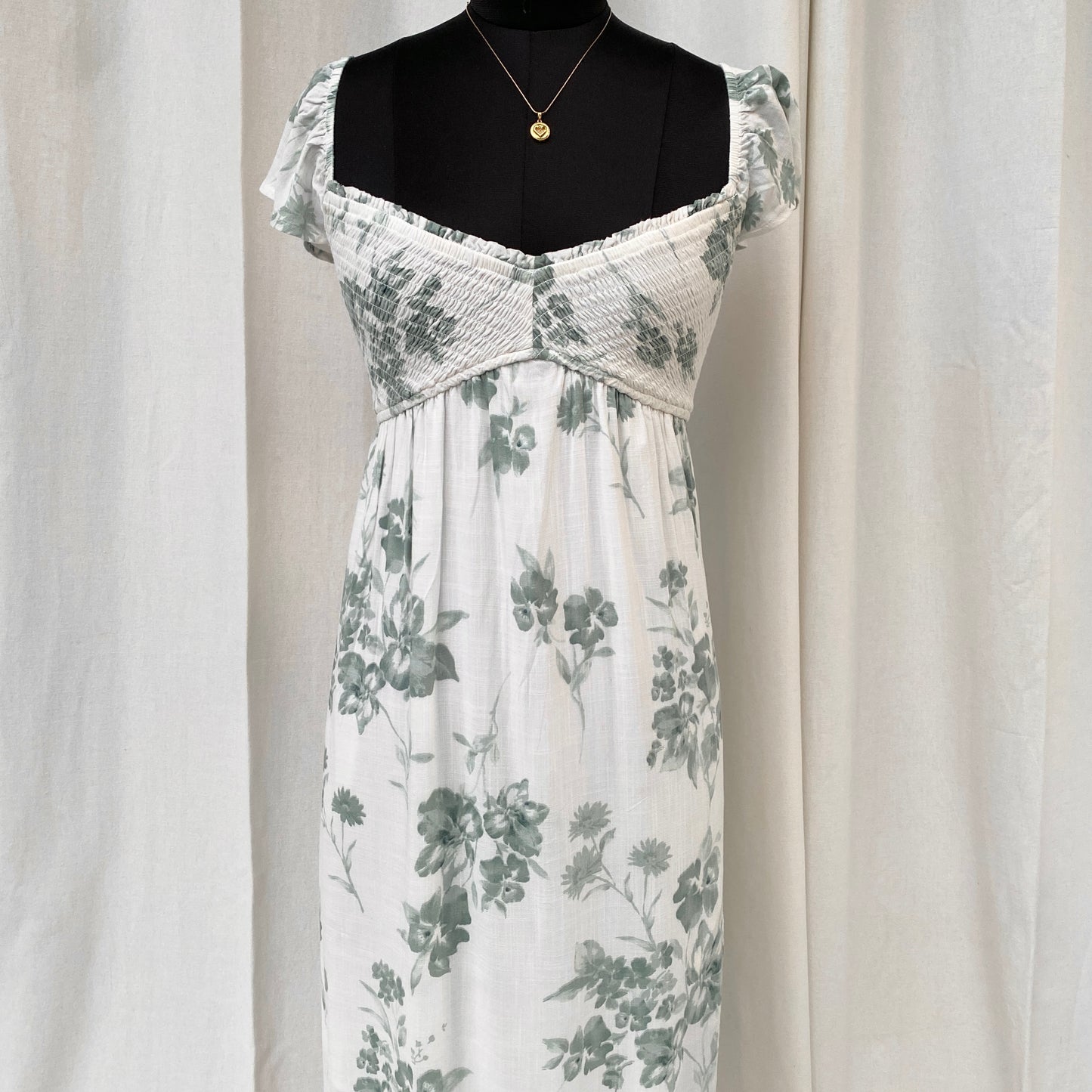 FLORAL MAXI DRESS FROM HOLLISTER (Bust : 30-34, Upper Waist : 28-34)