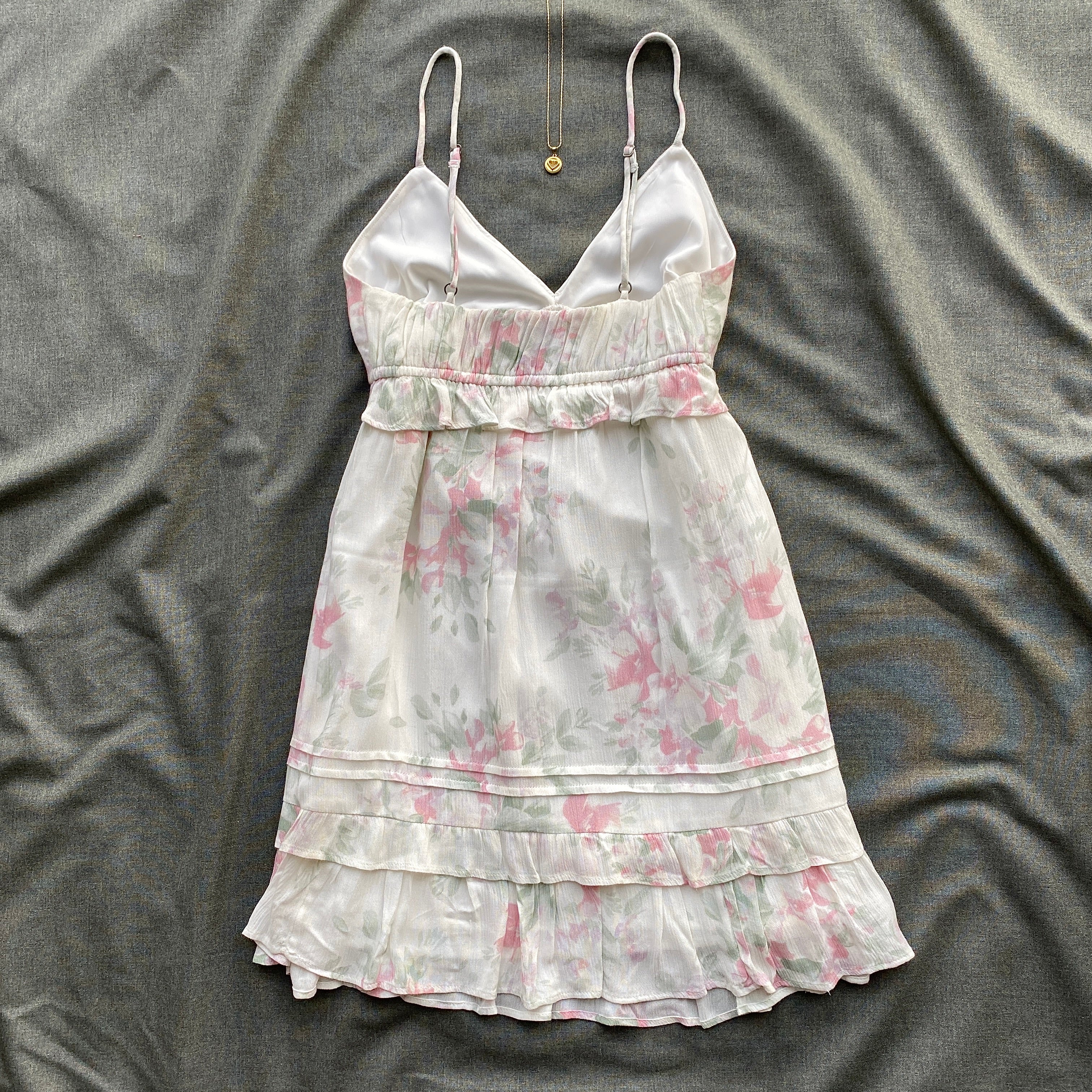 FLORAL STUDDED DRESS FROM HOLLISTER (Bust : 32-34, Upper Waist : 26-30)