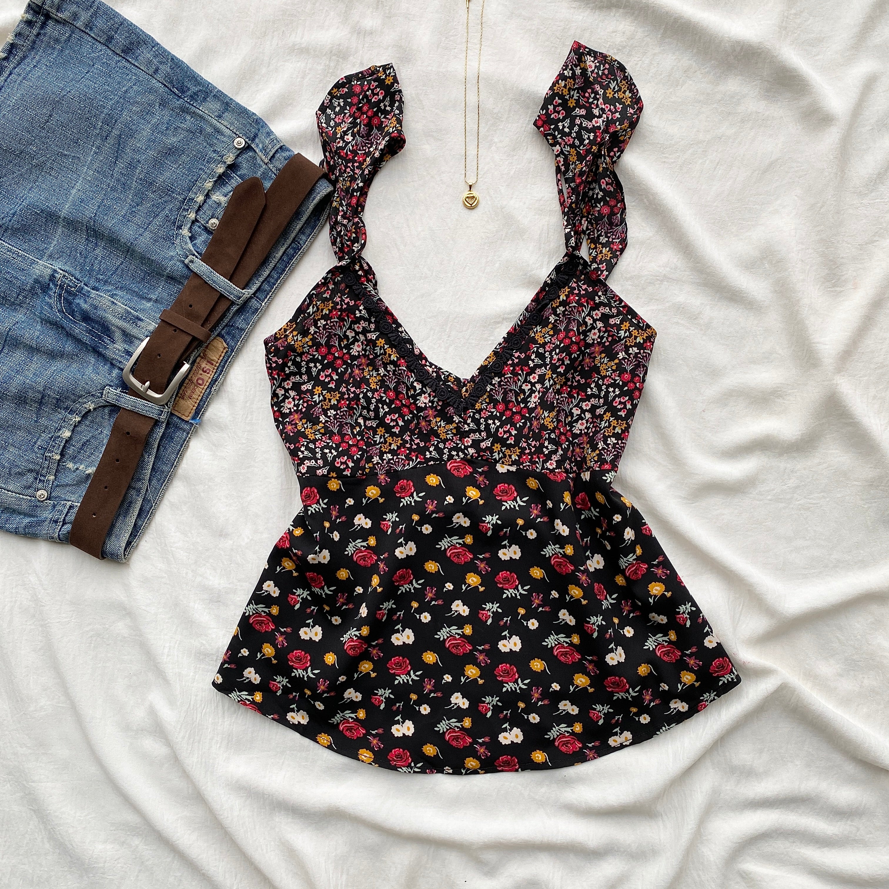 DITSY FLORAL TOP (Sizes available)