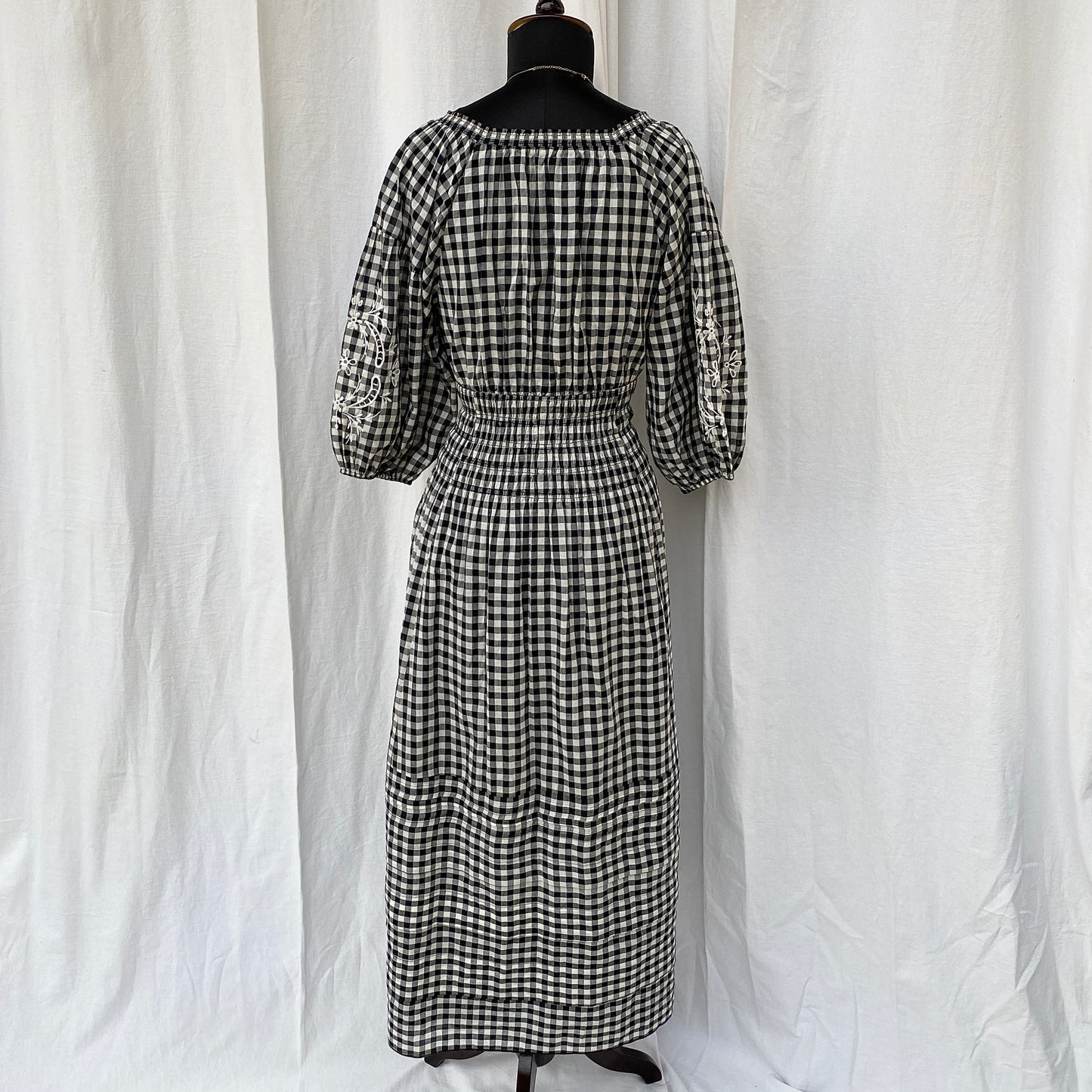 BLACK GINGHAM DRESS FROM ABERCROMBIE AND FITCH (Bust : 32-34, Upper Waist : 26-34)