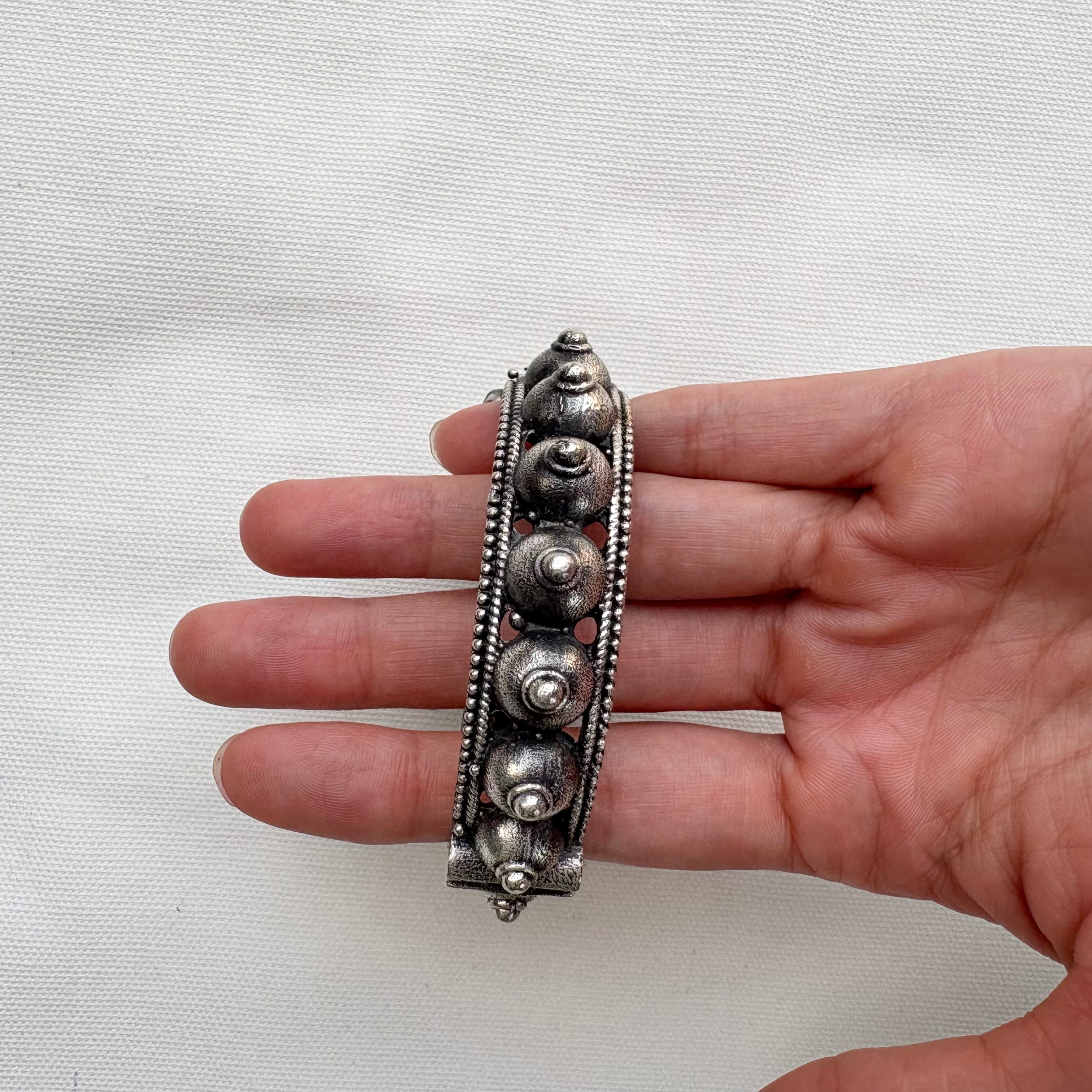 OXIDISED SILVER BRACLET
