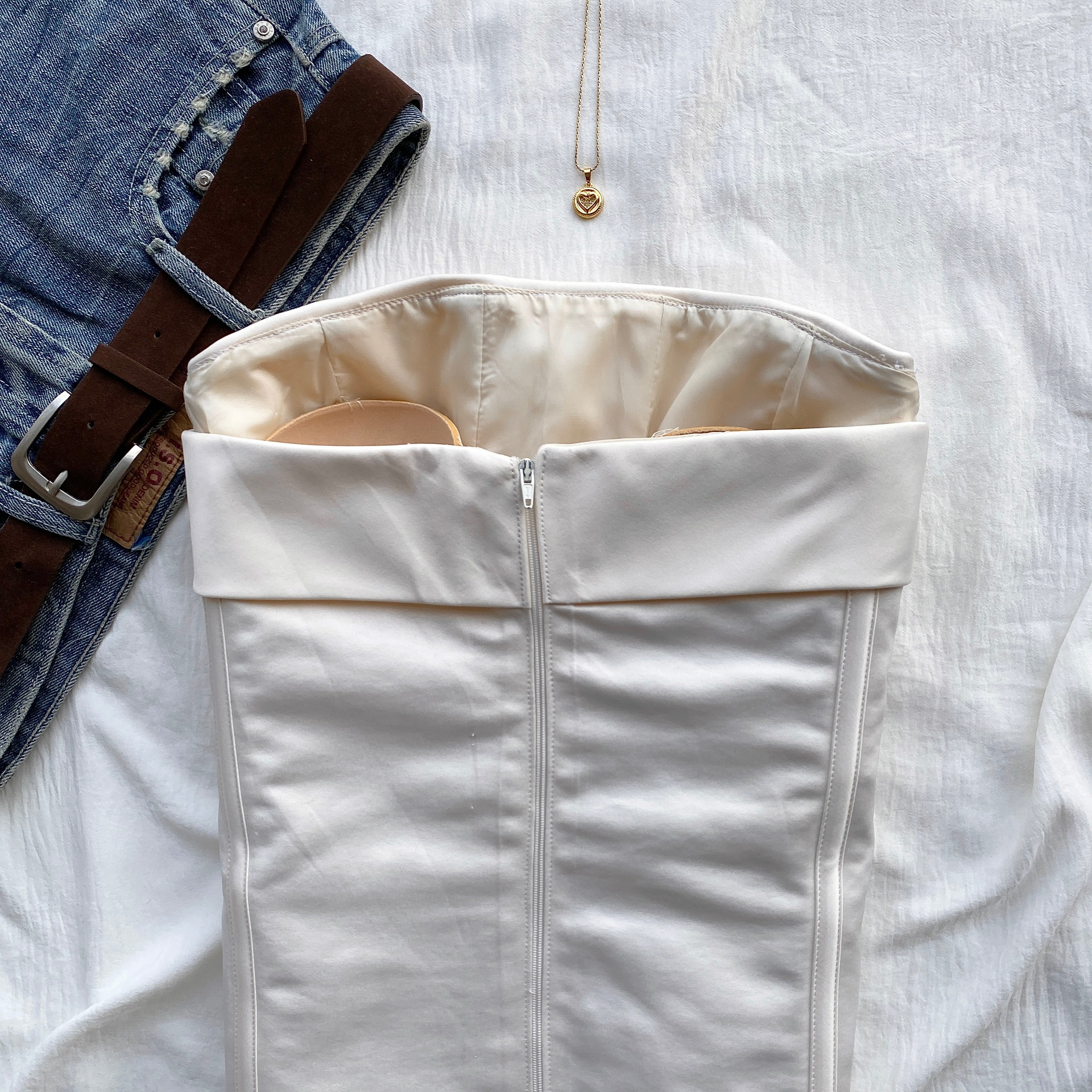 IVORY CORSET (Bust : 36-38, Upper Waist : 28-32)