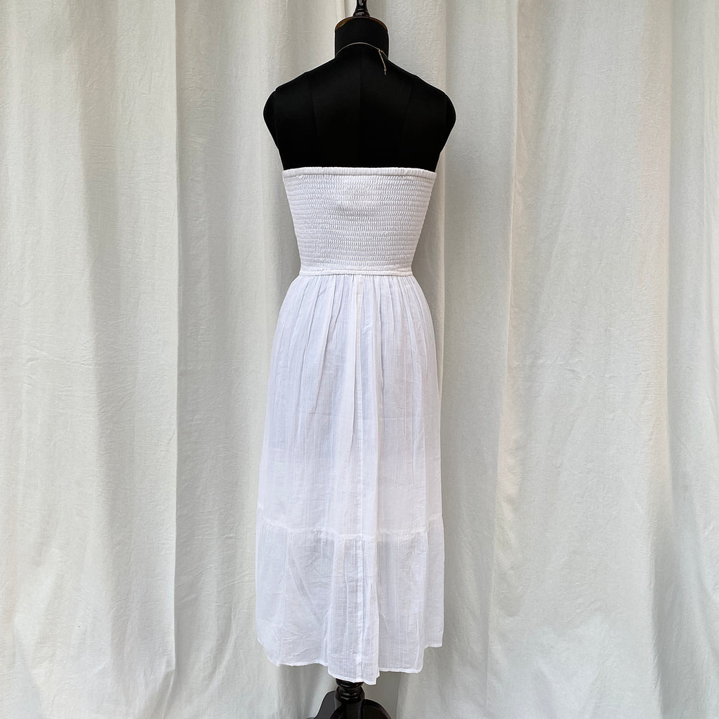 WHITE EMBROIDERED DRESS FROM HOLLISTER (Bust : 30-34, Upper Waist : 24-28)