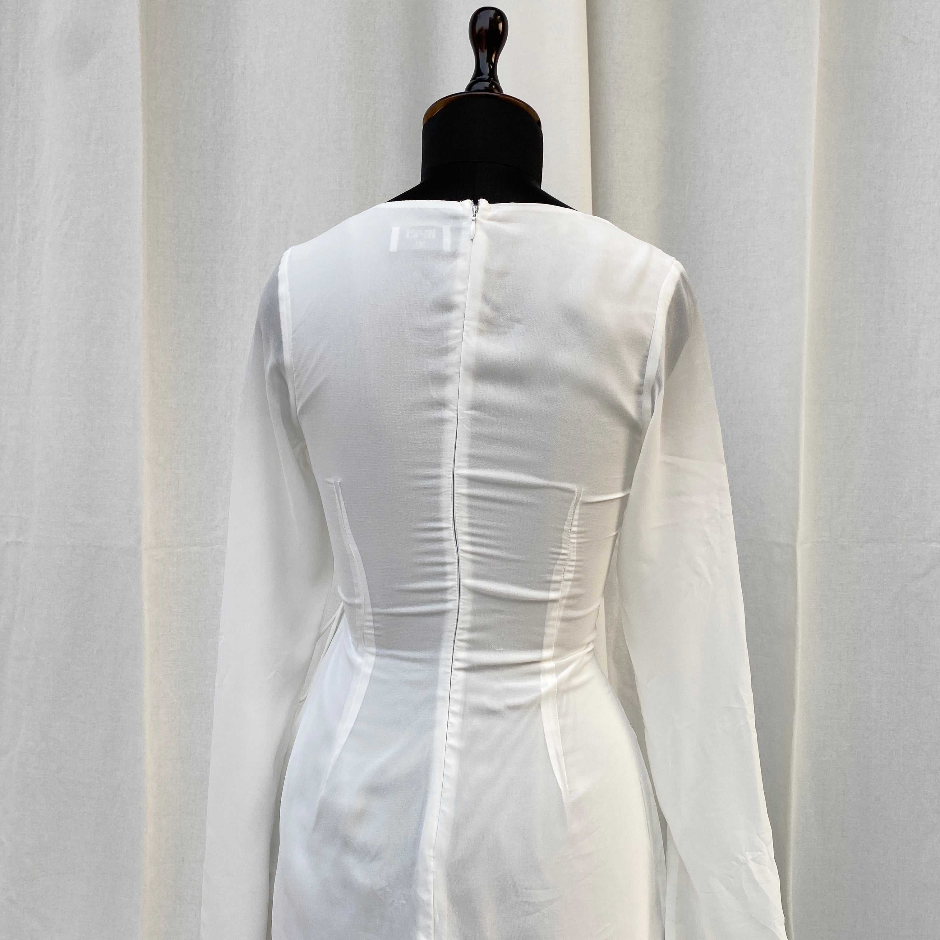 WHITE SWAN DRESS FROM BEGINNING BOUTIQUE (Bust : 30-34, Upper Waist : 24-26)