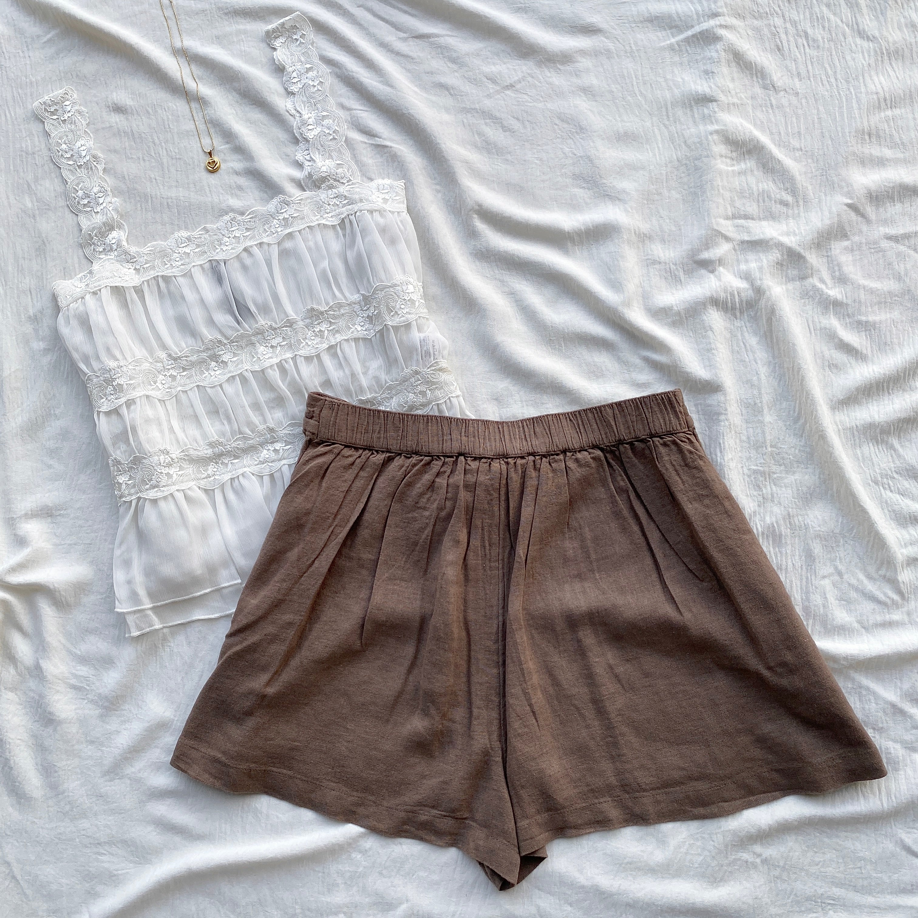 BROWN LINEN SHORTS (Waist : 30-32)