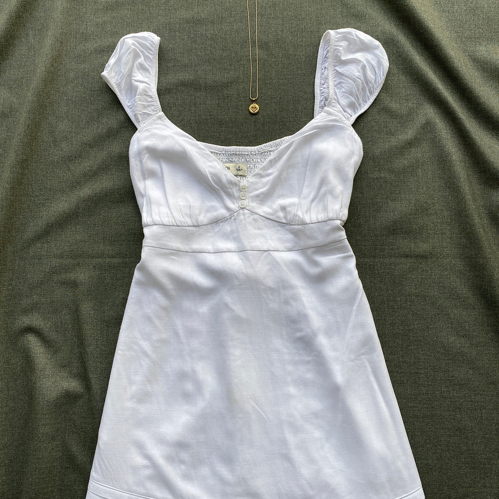 WHITE DRESS FROM HOLLISTER (Bust : 32-34, Upper Waist : 26-30)