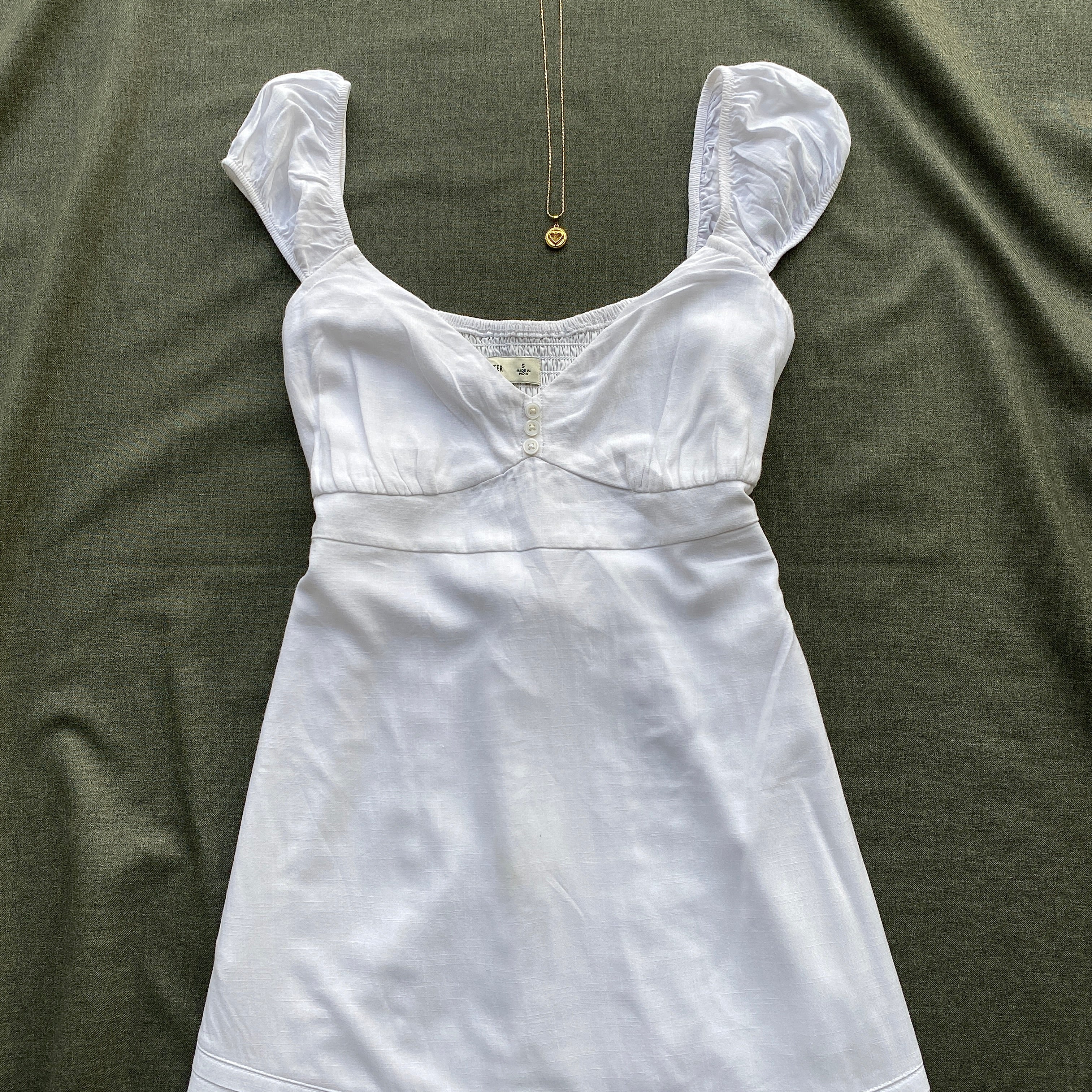WHITE DRESS FROM HOLLISTER (Bust : 32-34, Upper Waist : 26-30)