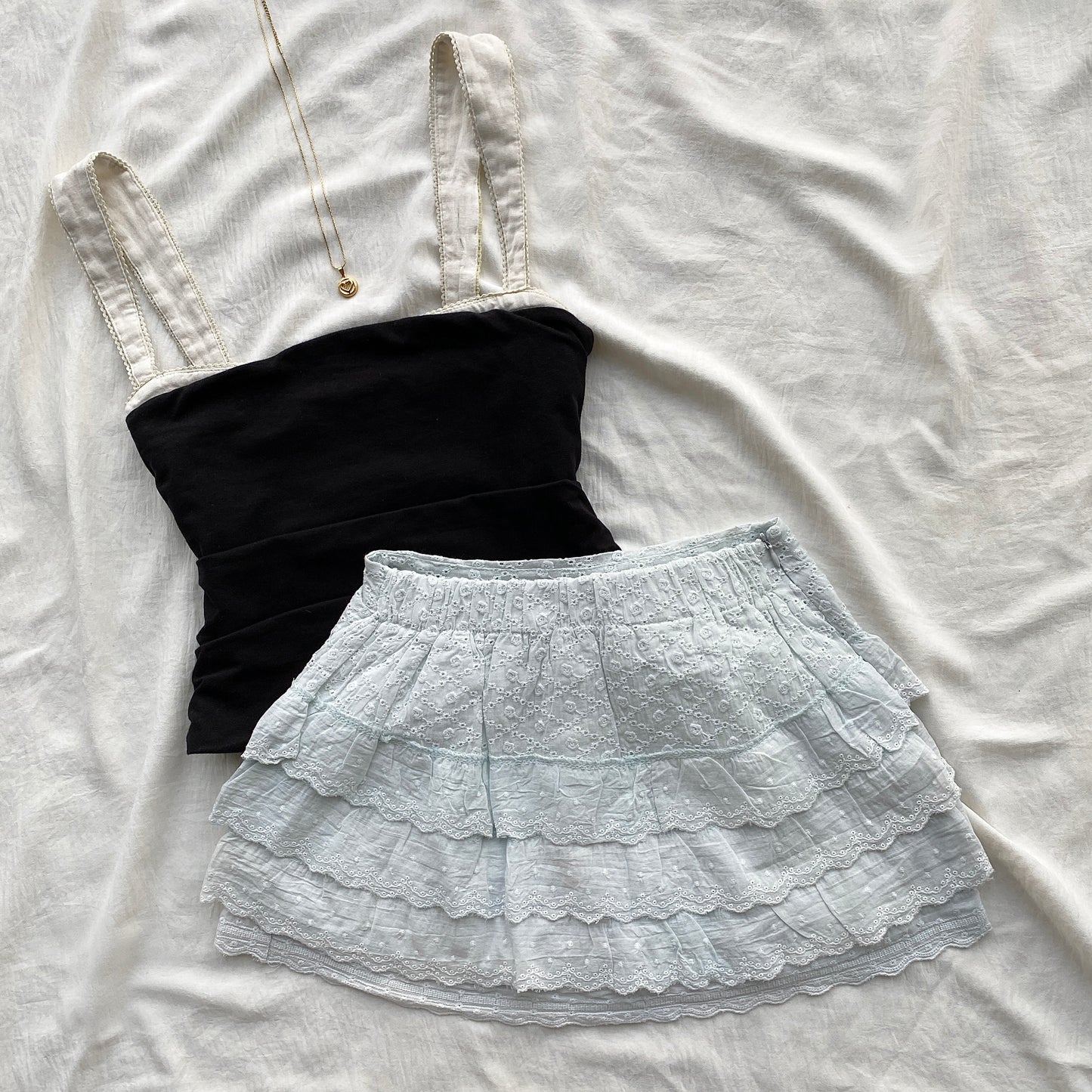 BLUE EYELET TIERED SKIRT (Waist : 22-26)