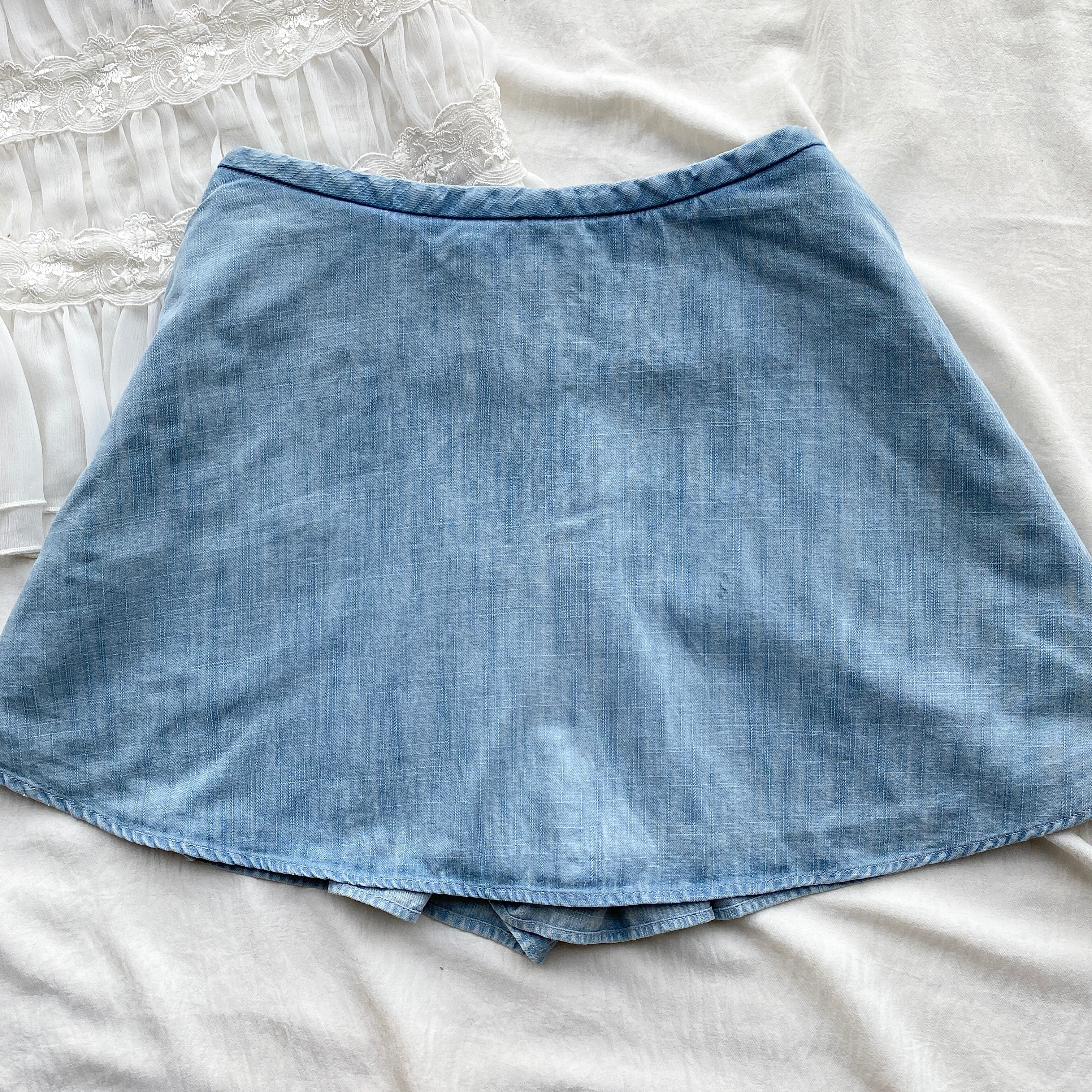 DENIM SKORT FROM FREE PEOPLE (Waist : 24-28)