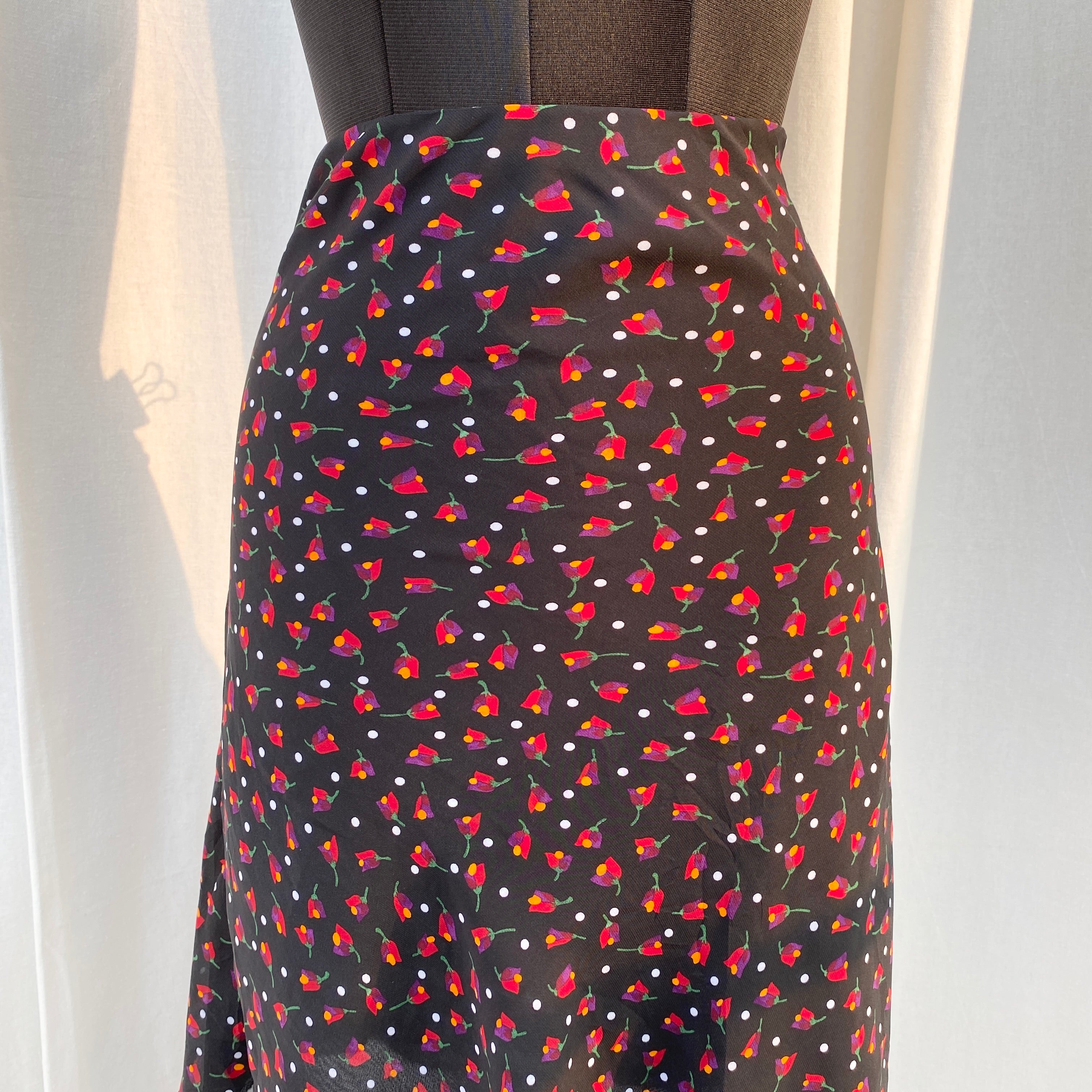 FLORAL SKIRT (Waist : 30-34)