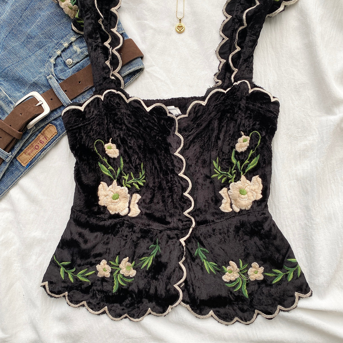 BLACK EMBROIDERED BLOUSE FROM ANTHROPOLOGY (Bust : 30-32, Upper Waist : 24-28)