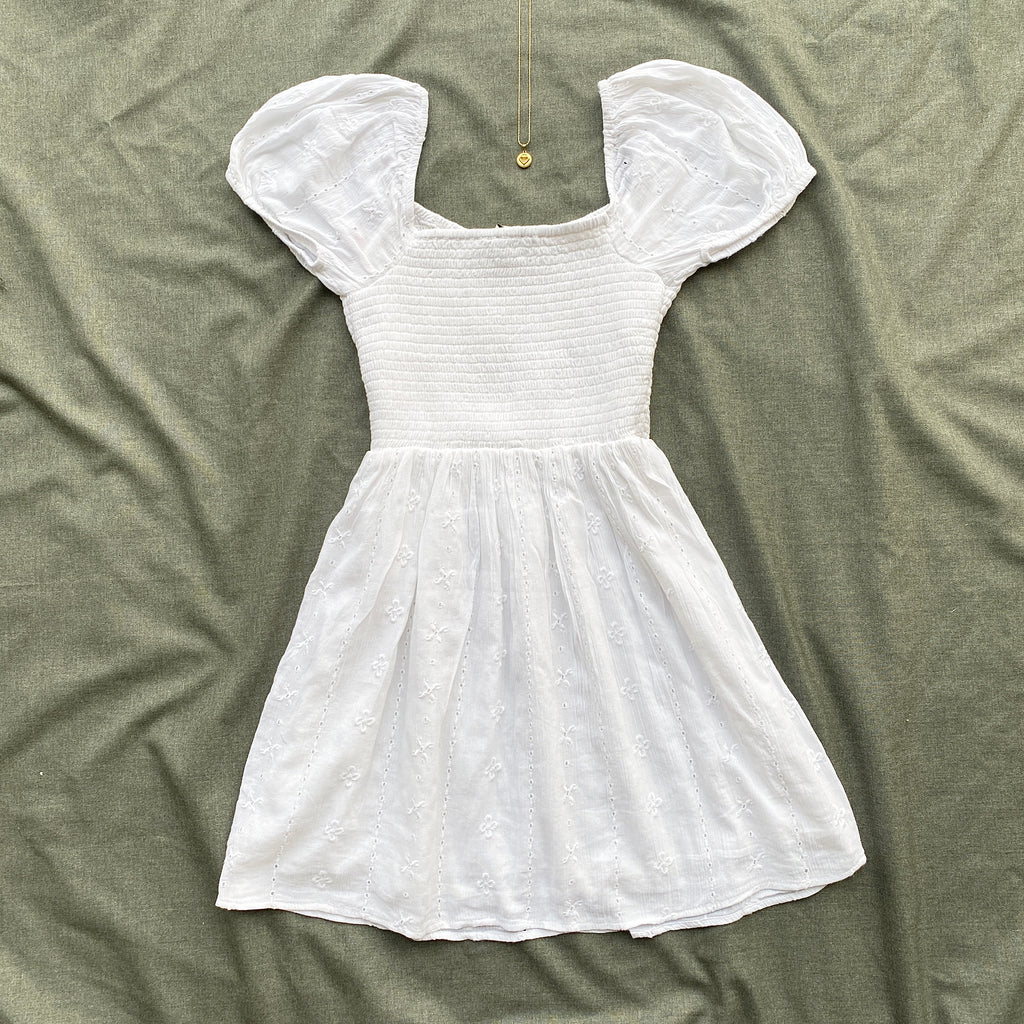 WHITE DRESS FROM HOLLISTER (Bust : 28-32, Upper Waist : 23-28)