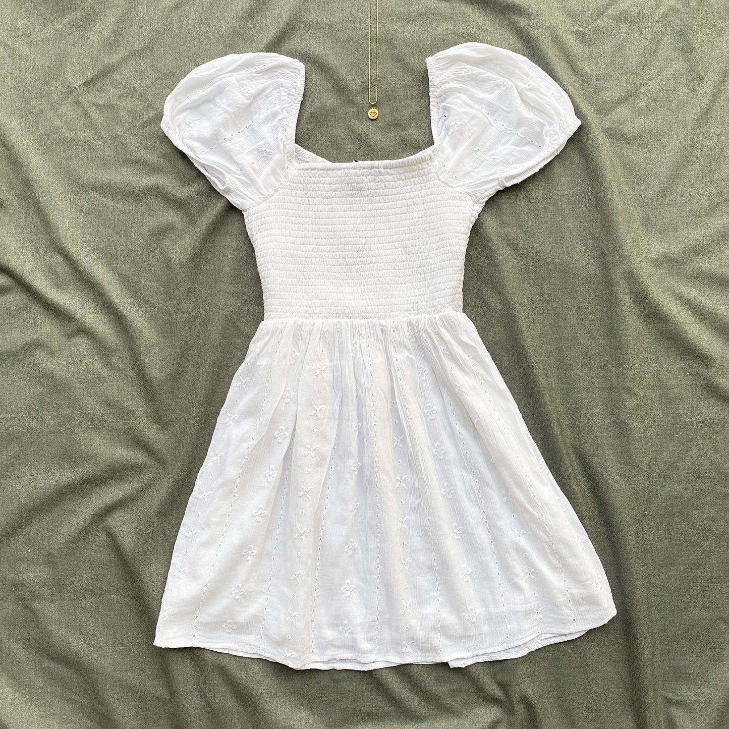 WHITE DRESS FROM HOLLISTER (Bust : 28-32, Upper Waist : 23-28)