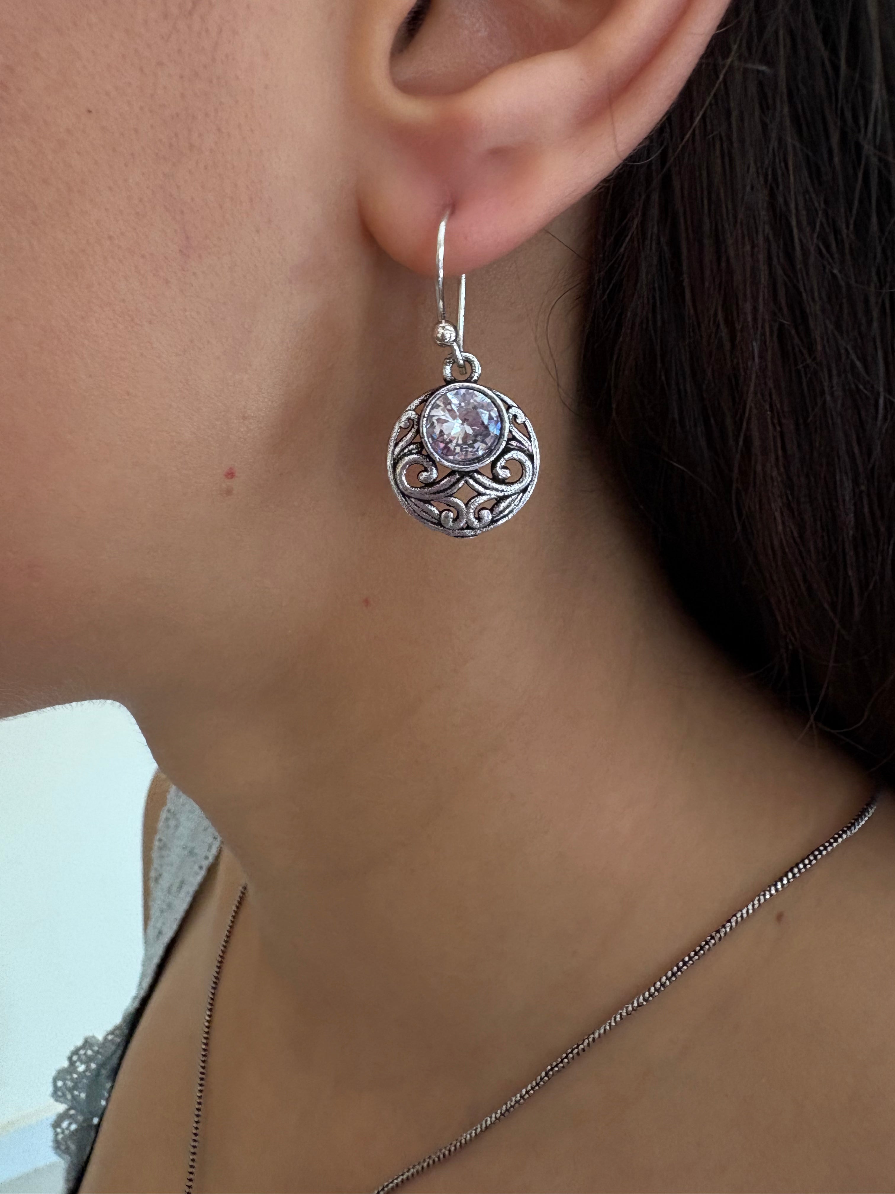 EARRINGS AND NECKLACE SET