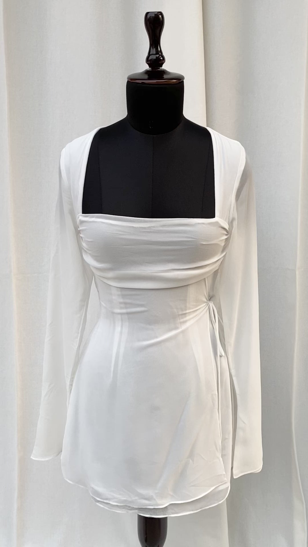 WHITE SWAN DRESS FROM BEGINNING BOUTIQUE (Bust : 30-34, Upper Waist : 24-26)